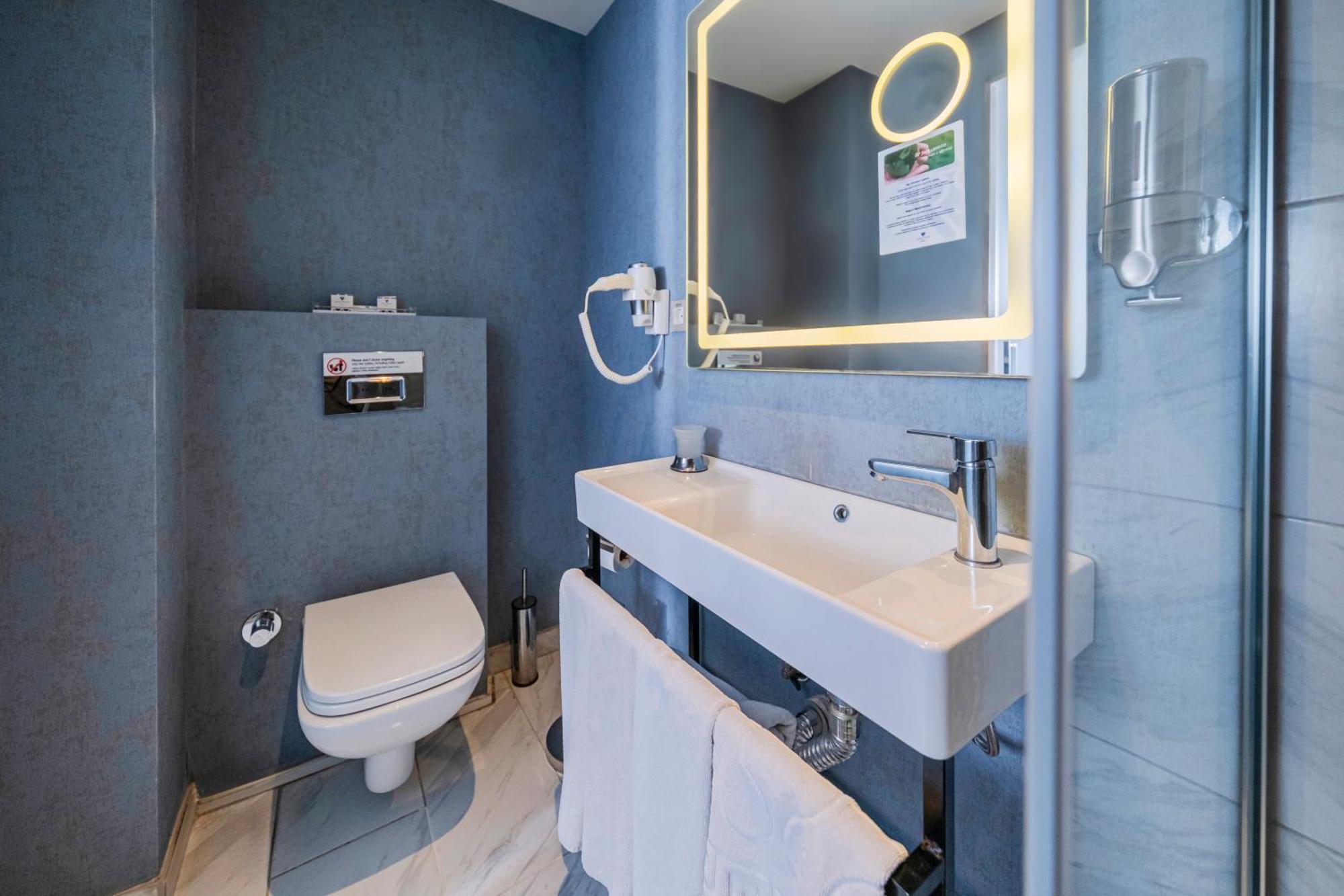 Standard Triple Room,1743541868:JPEG