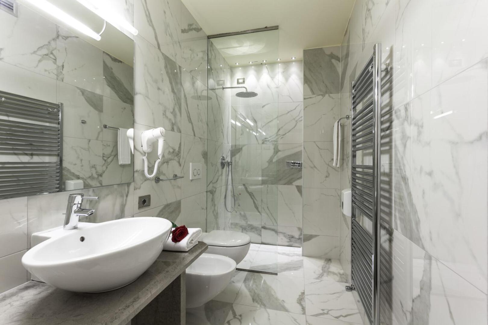 Superior Classic Double Room with Lake View and Balcony