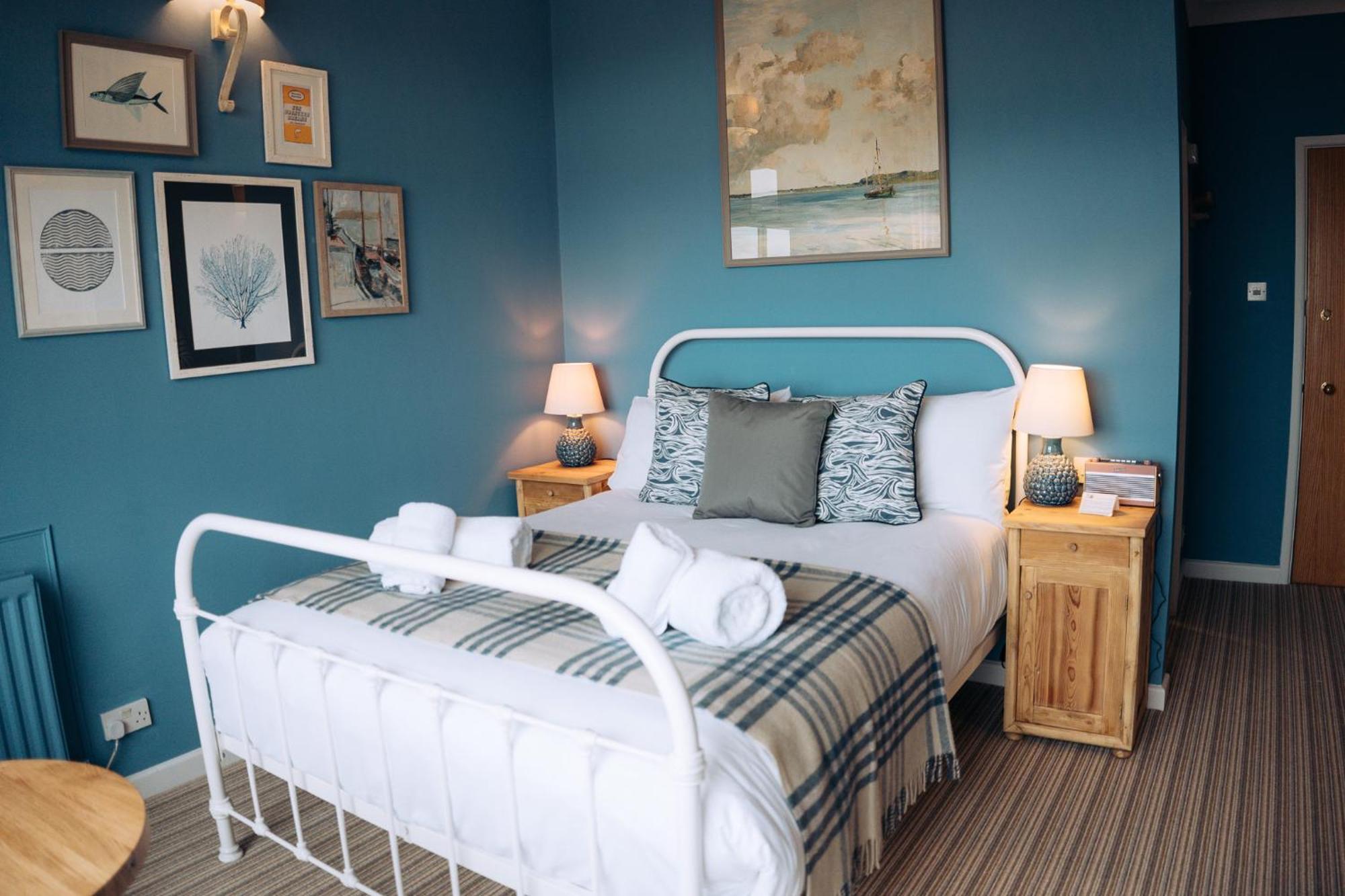 Deluxe Double Room with Balcony and Sea View