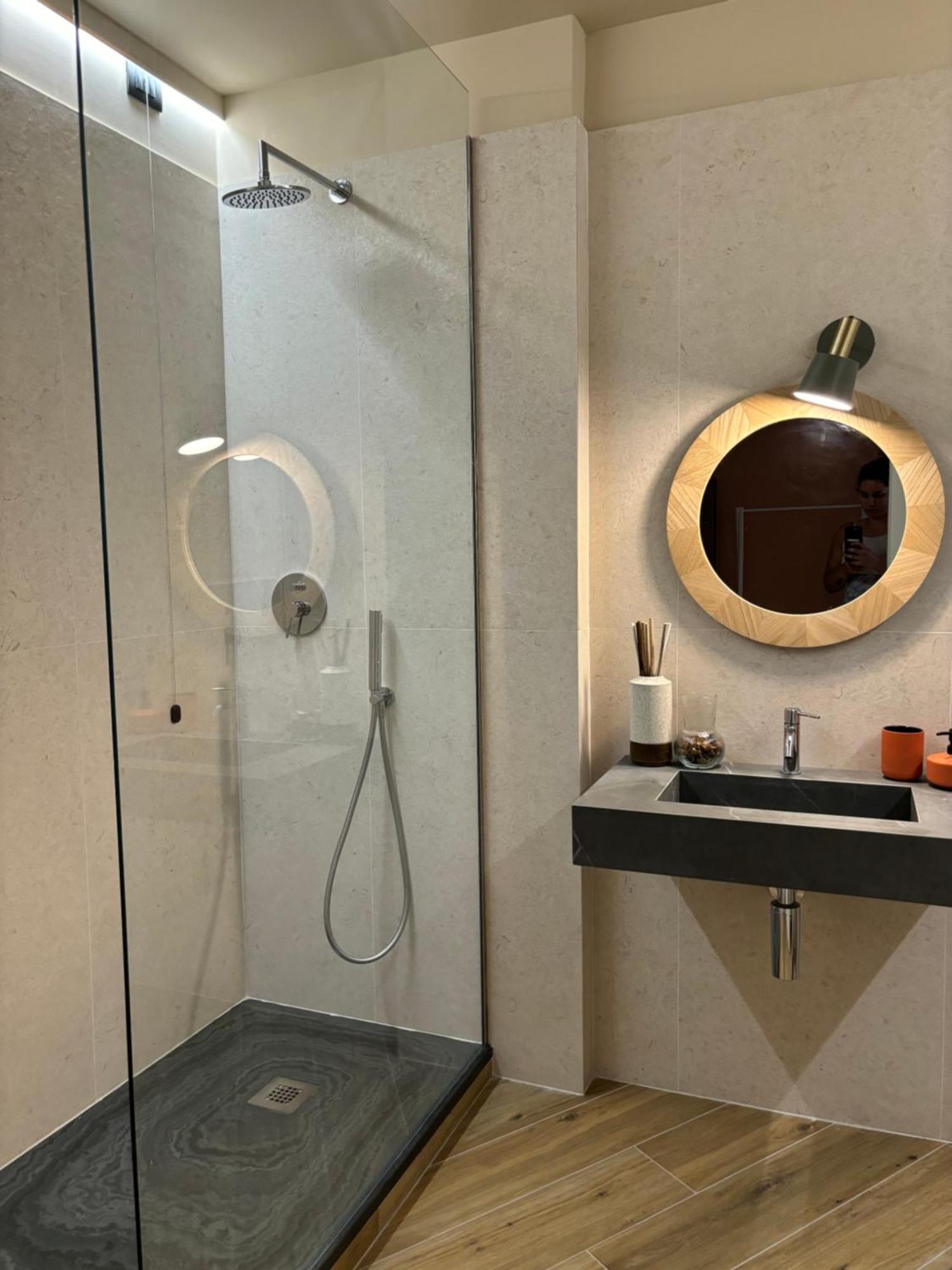 Deluxe Room,1596788305:JPEG