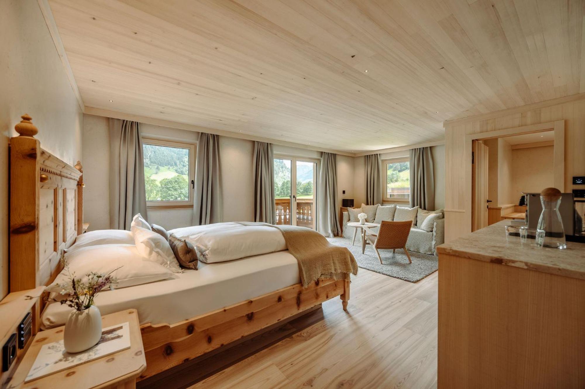 Family Room with Garden View