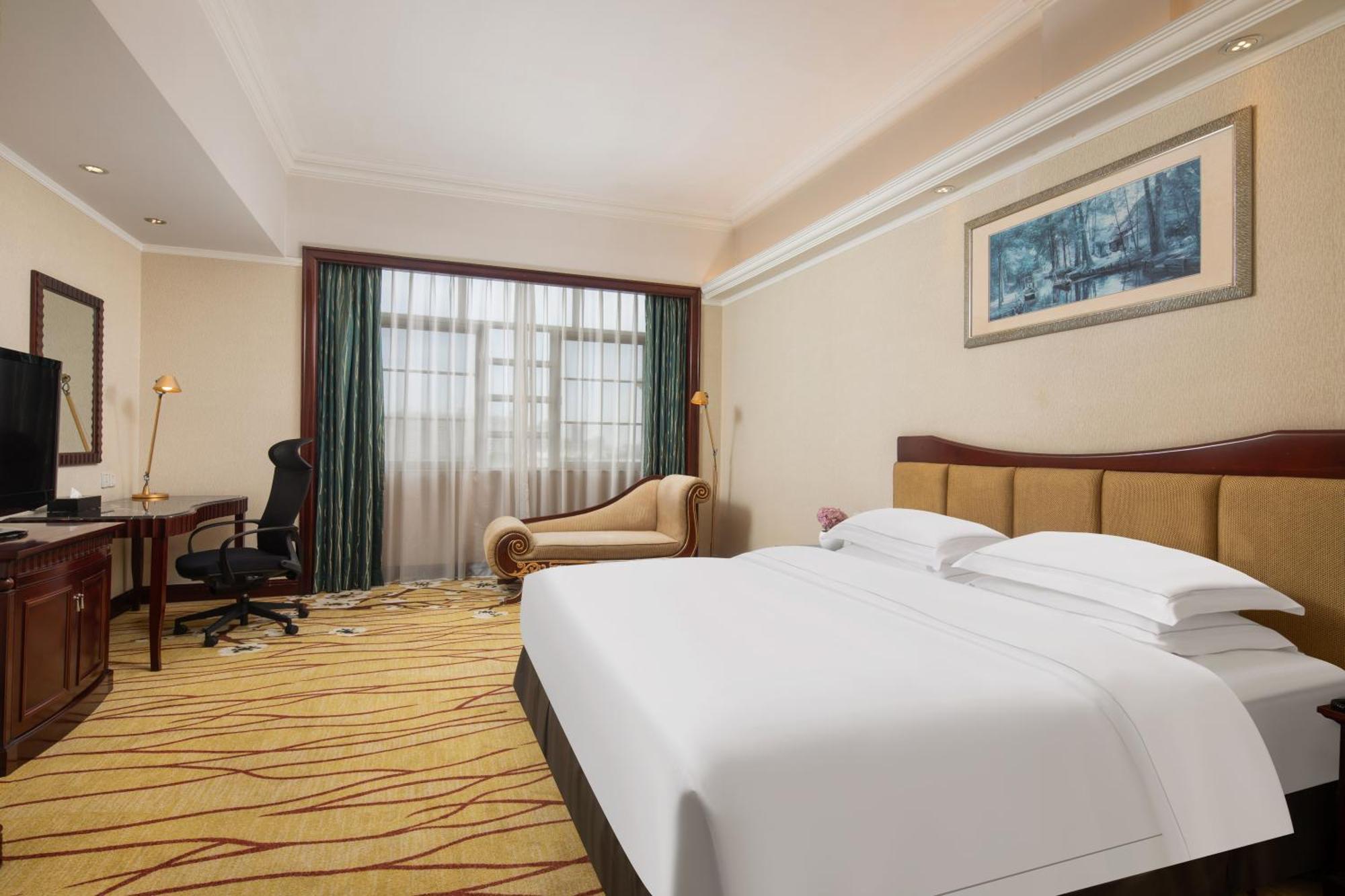 Superior Queen Room