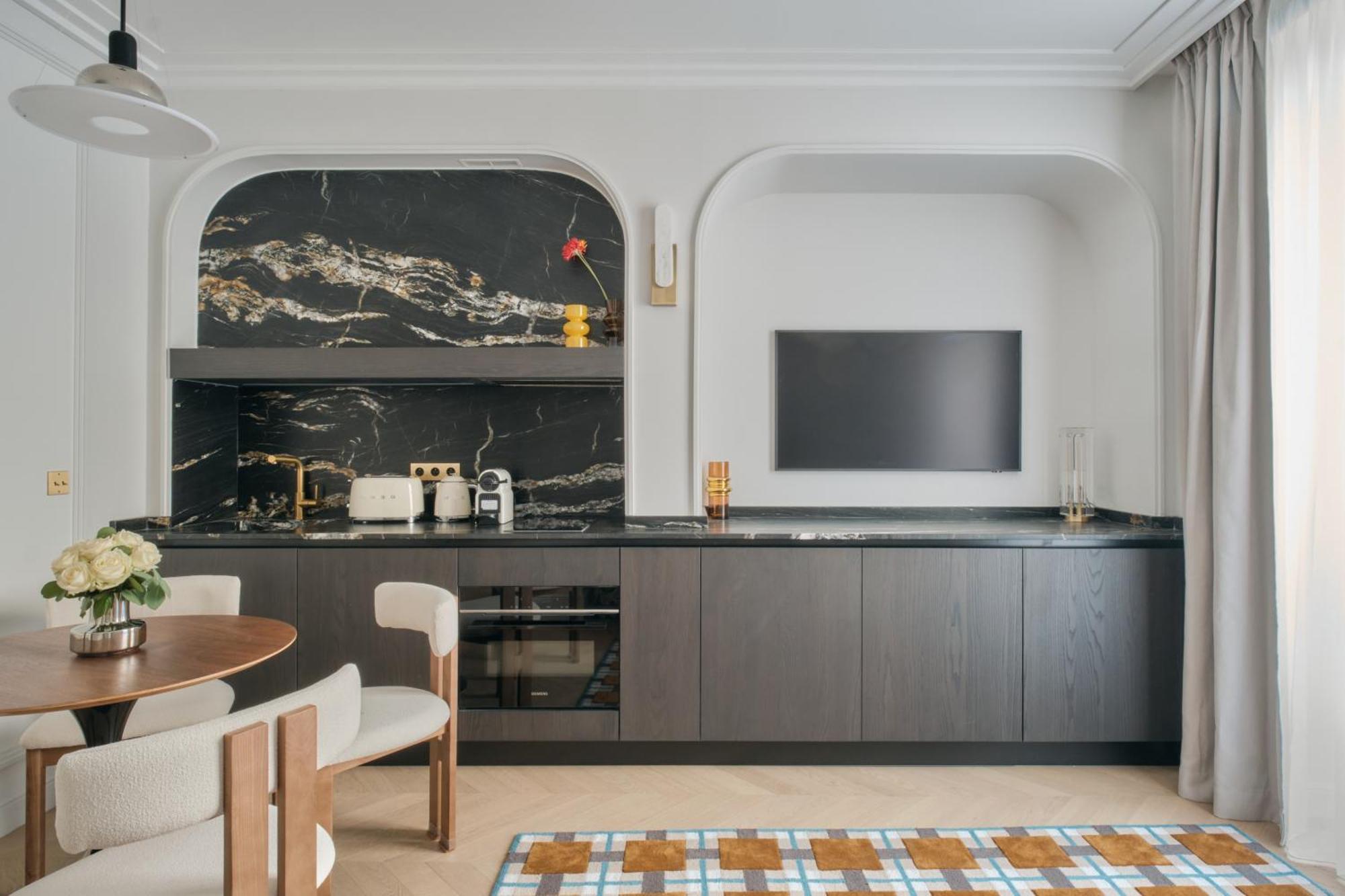 Deluxe Ferienwohnung 301 mit 1 Schlafzimmer und Stadtblick