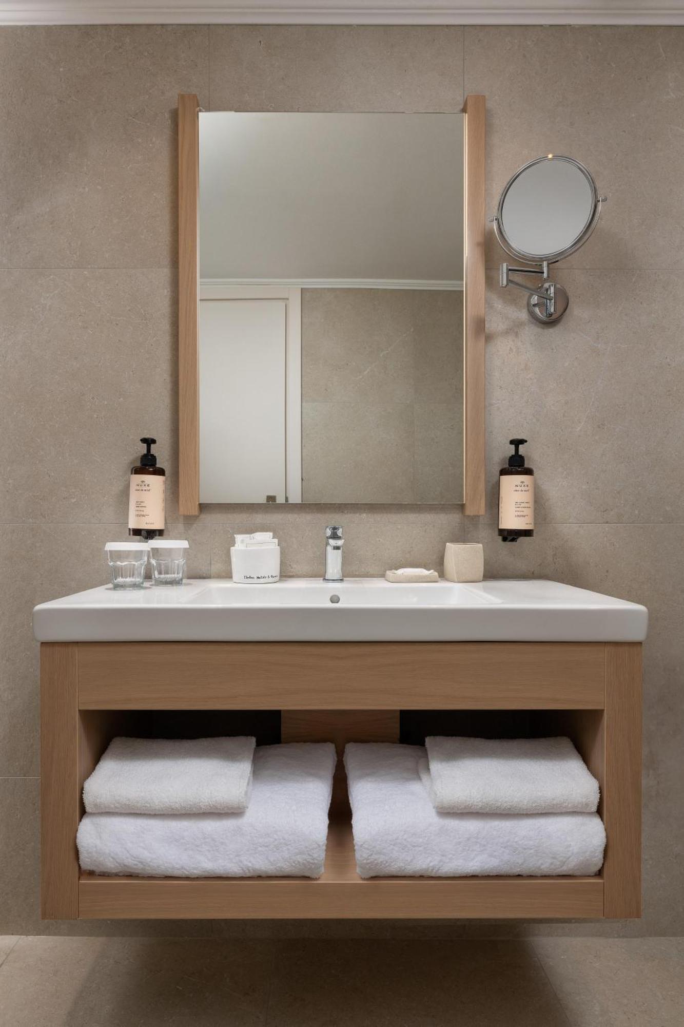 Deluxe Suite met Uitzicht op Zee - Aan Zee