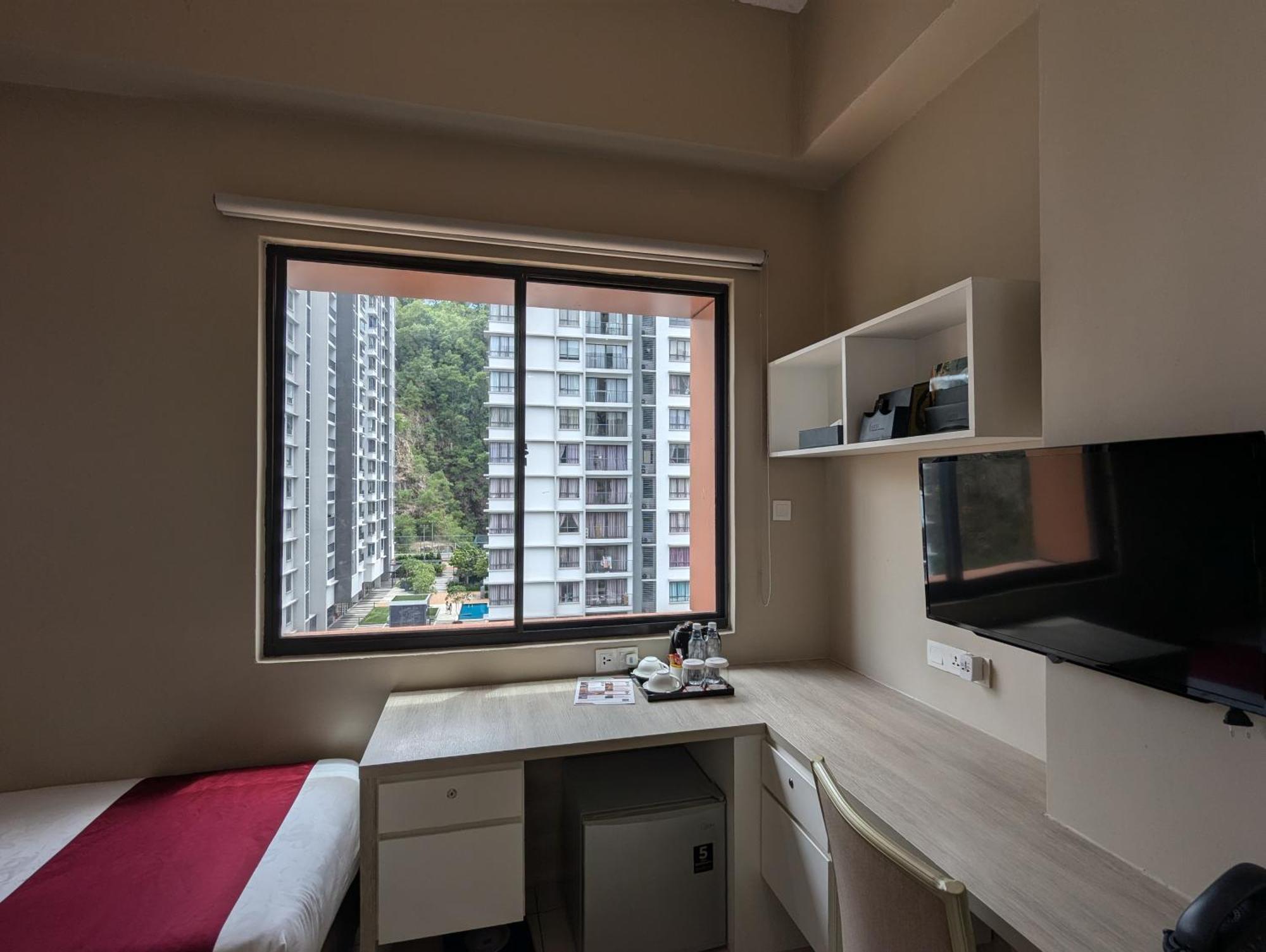 Deluxe Queen Room