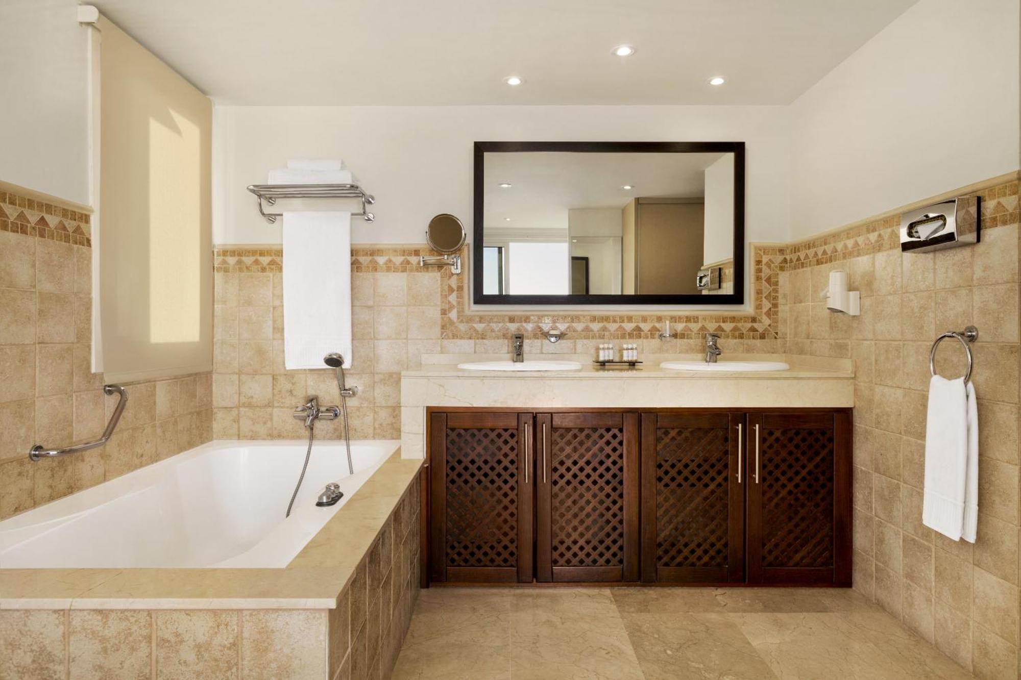 Apartamento Superior de 3 dormitorios con bañera de hidromasaje y vistas al mar