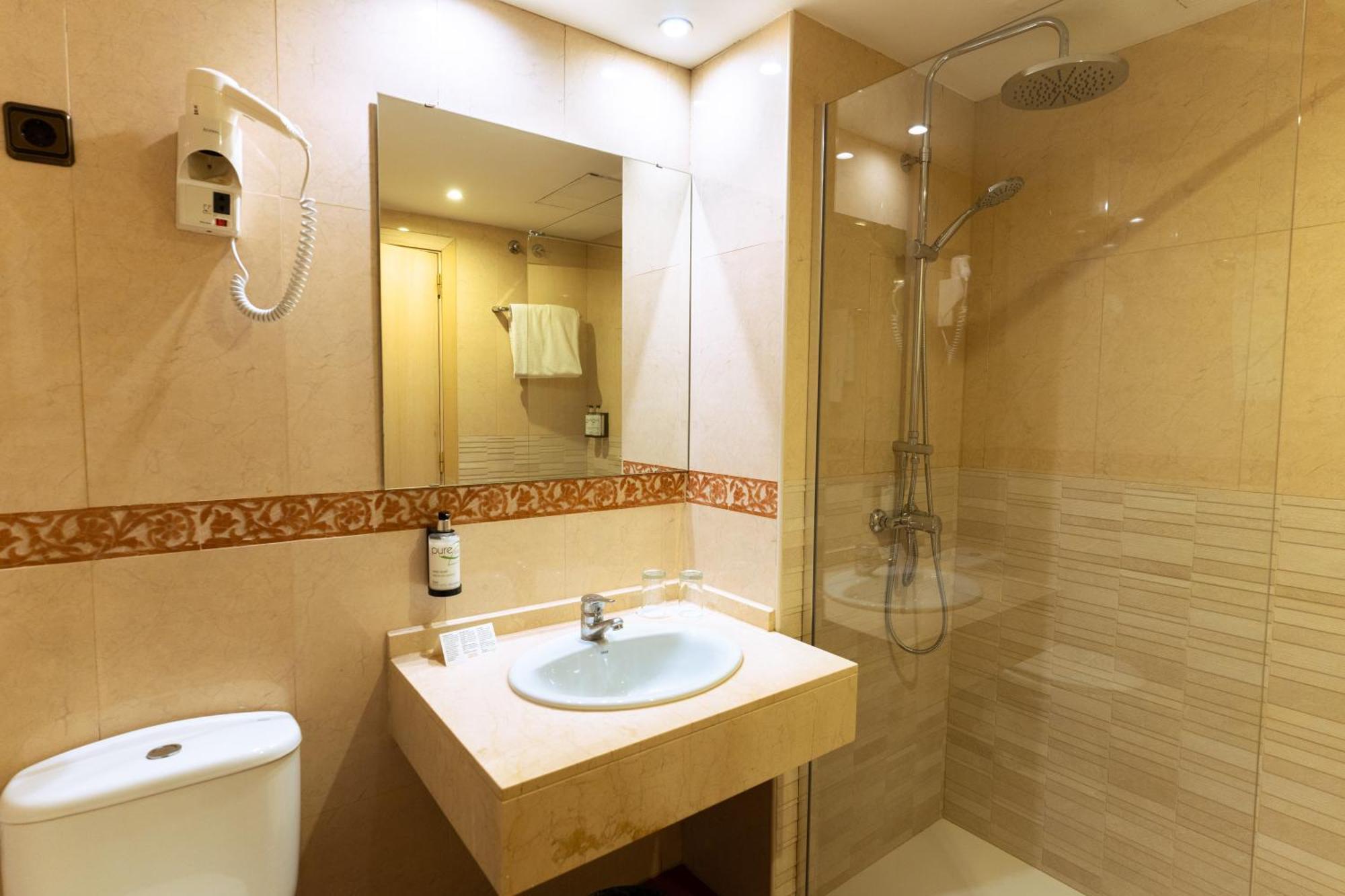 Quarto Duplo Standard com Vista da Cidade