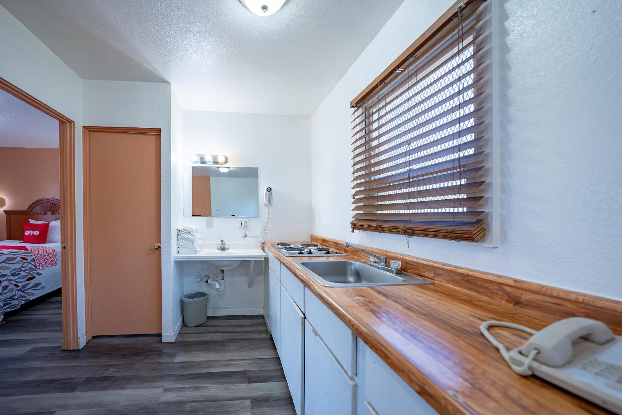 3 Queen Beds with Kitchenette