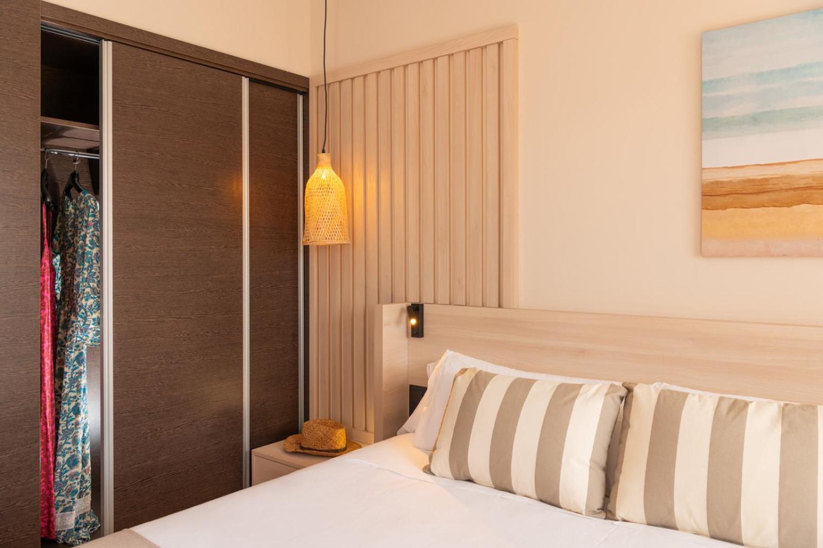 Junior Suite Doble Individual Use (1 or 2 beds),1666638985:JPEG
