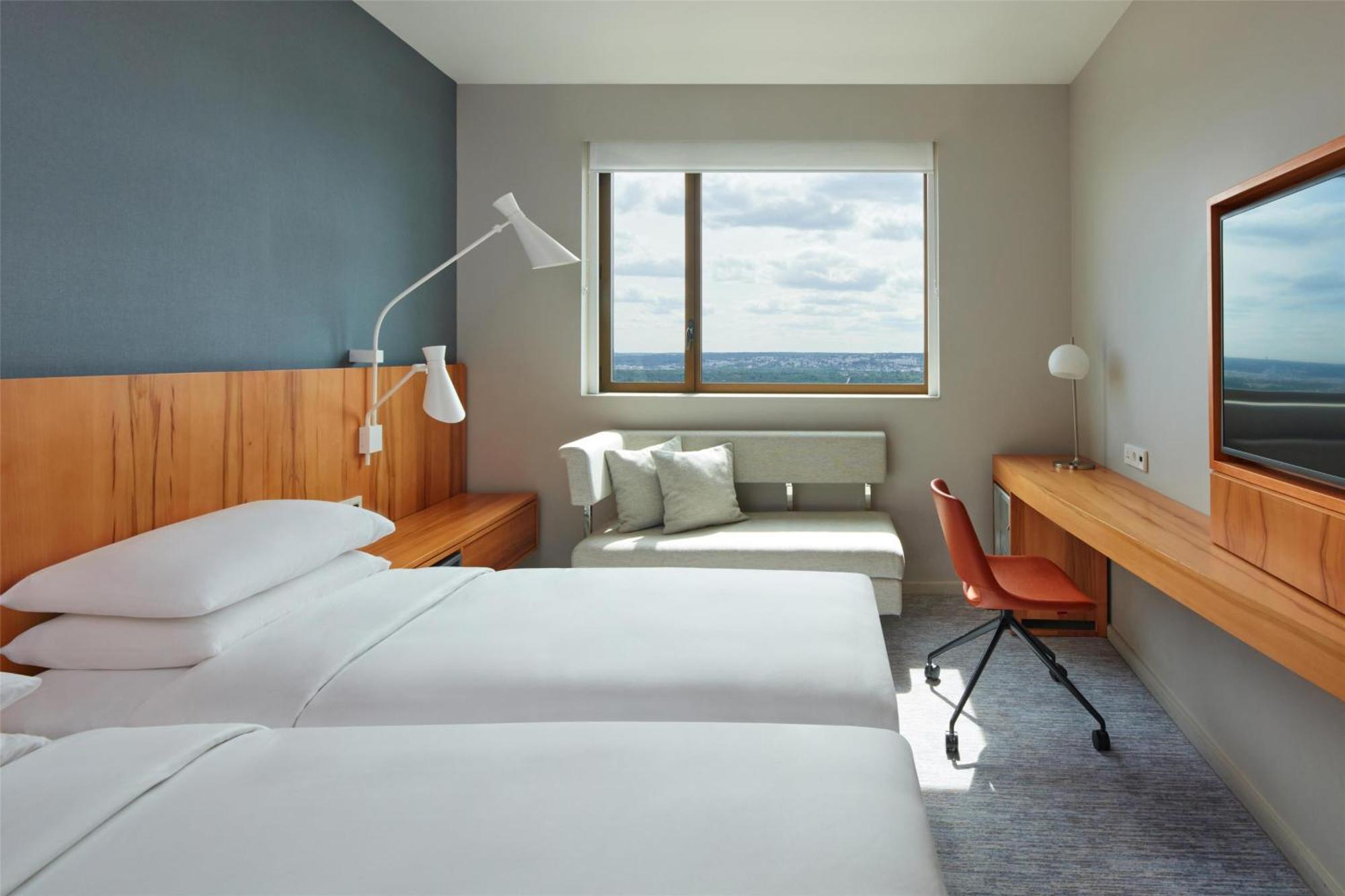 Quarto Deluxe com 2 Camas de Solteiro e Vista da Torre Eiffel
