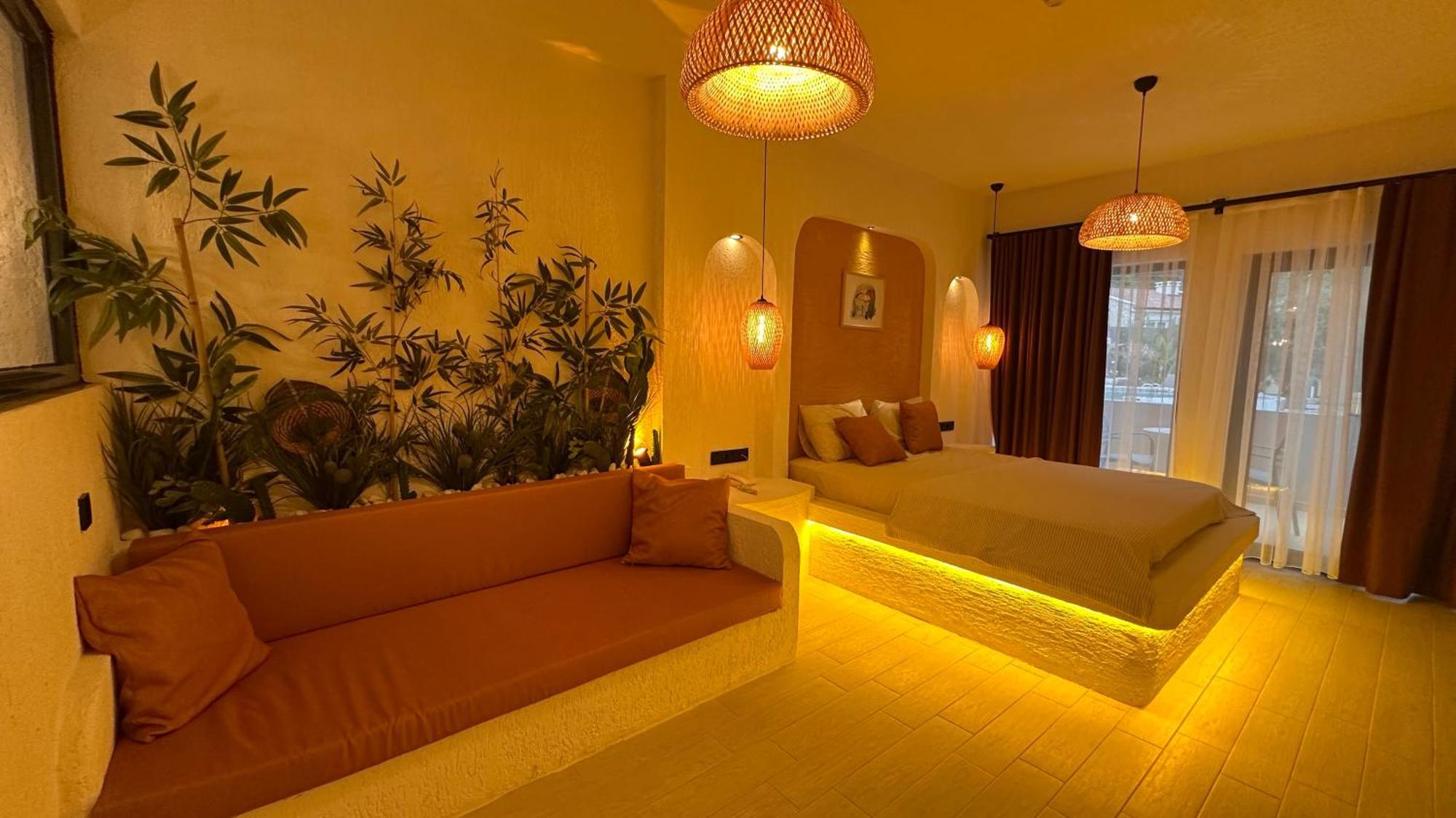 Deluxe Doppel-/Zweibettzimmer mit Zugang zum Pool