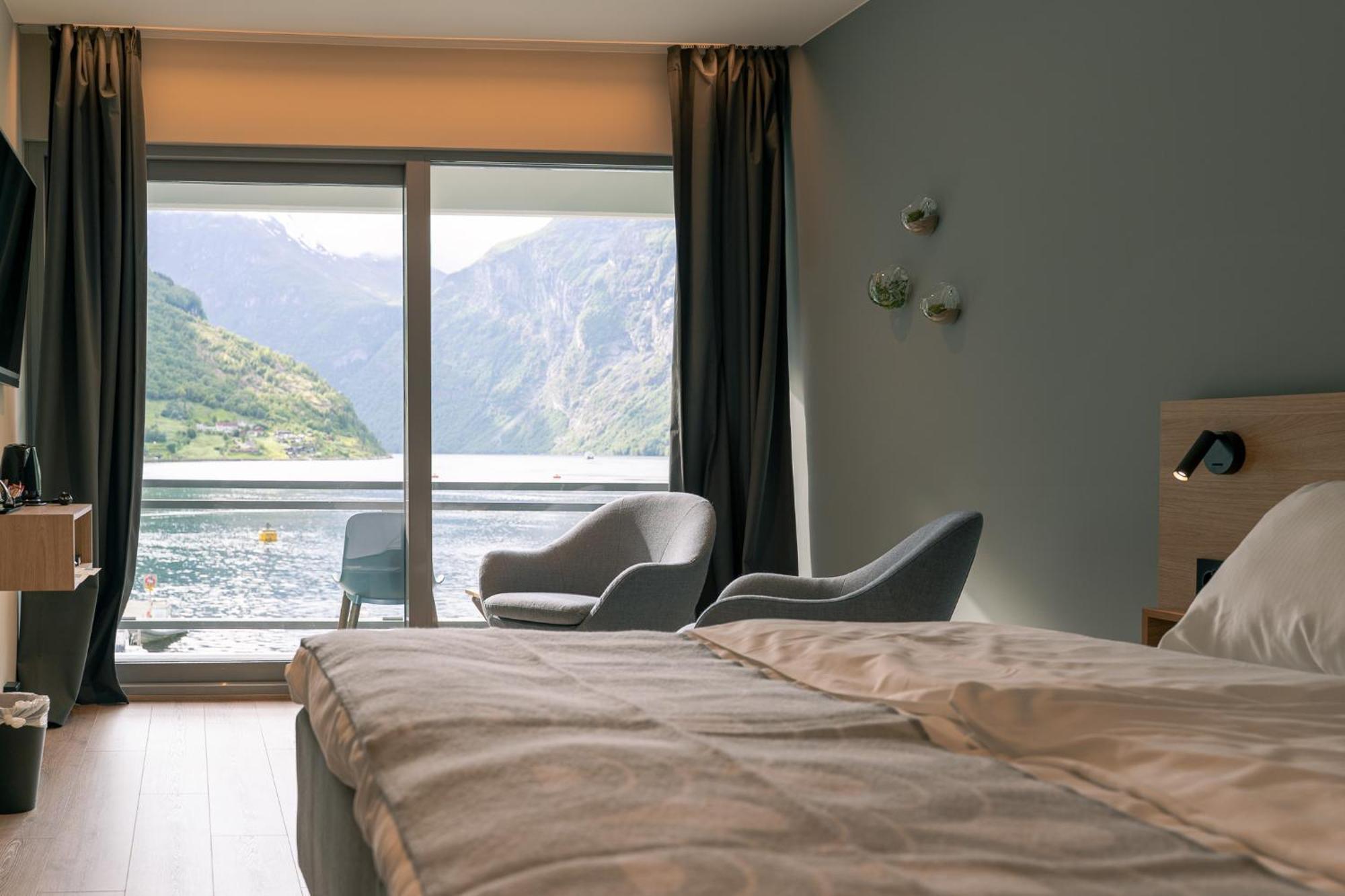 Deluxe Double Room with Shower
