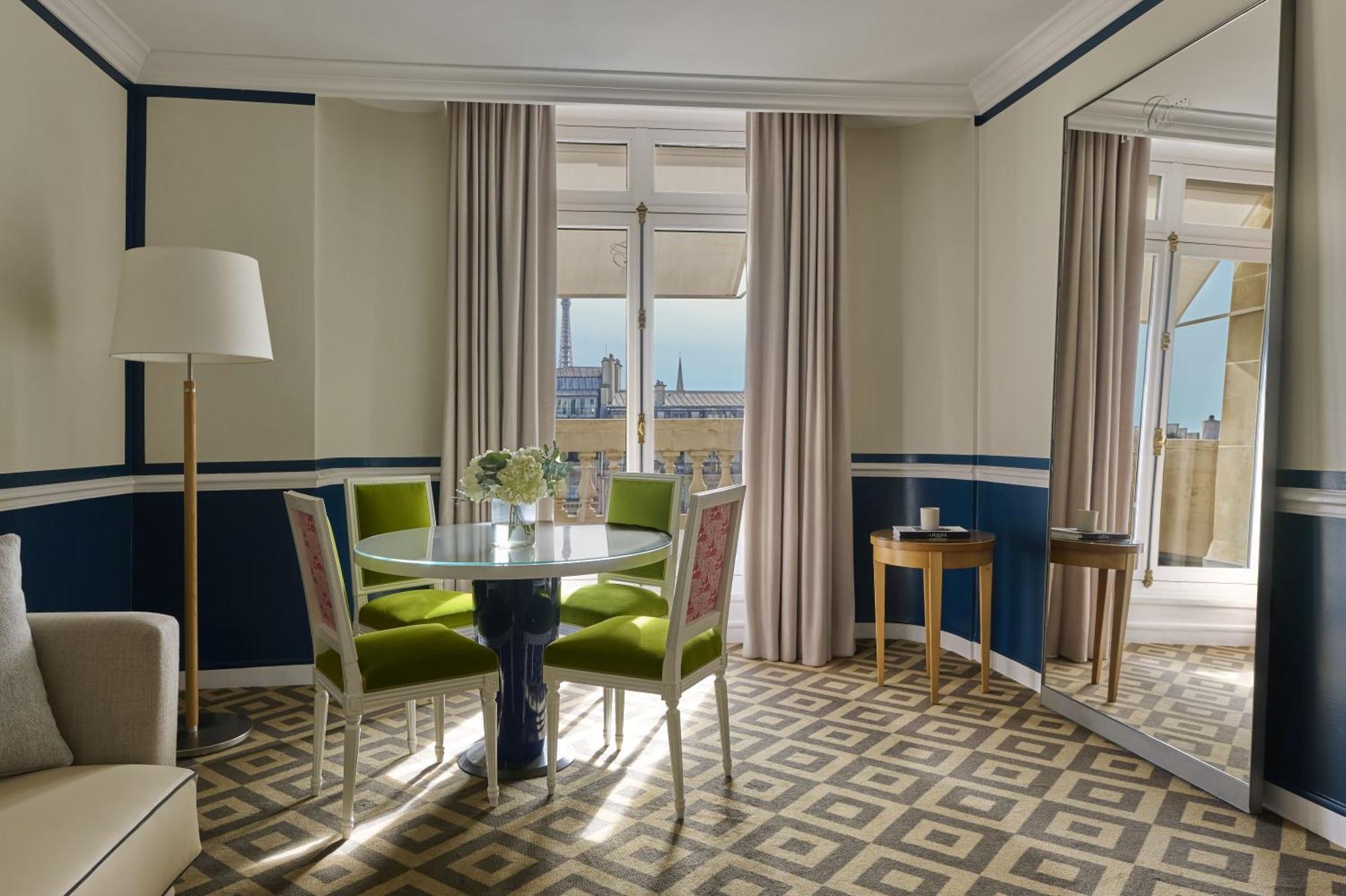 Suite 1 Chambre Exécutive - Vue sur Champs-Élysées