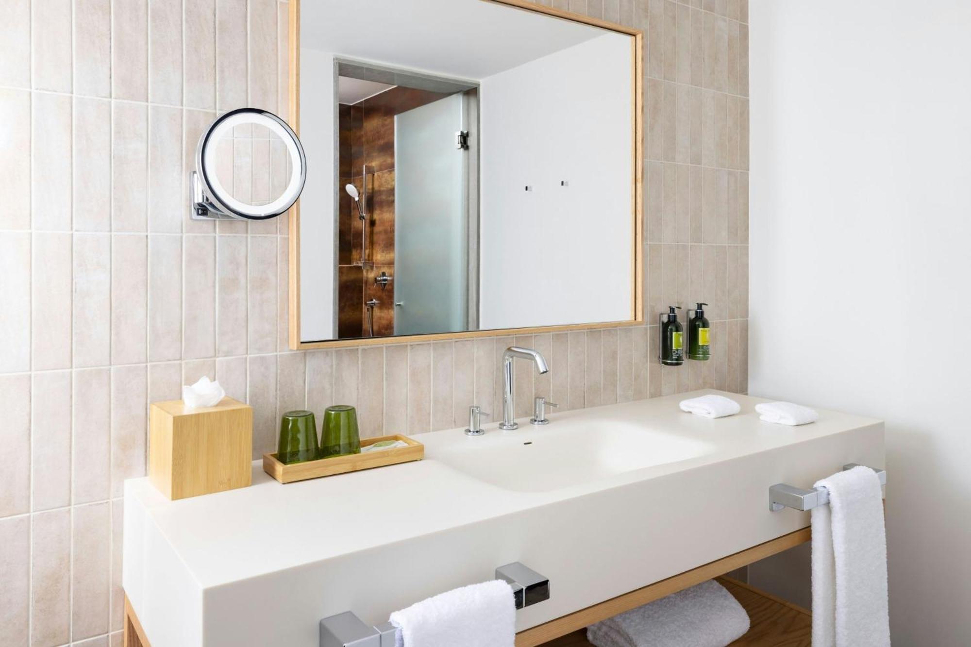 Quarto Twin Deluxe com Varanda e Vista Resort