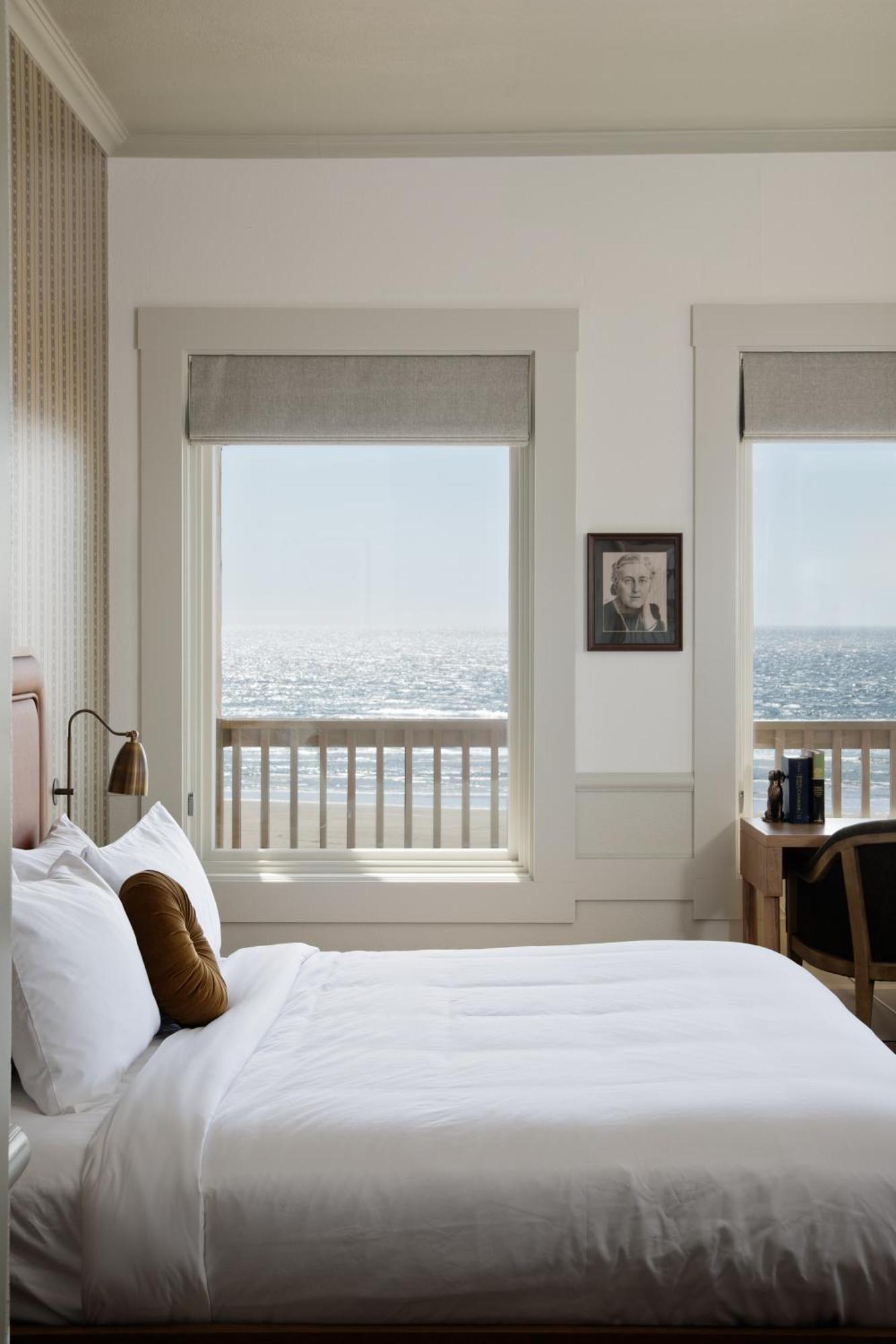 Agatha Christie Queen Room Sea View,1691815672:JPEG