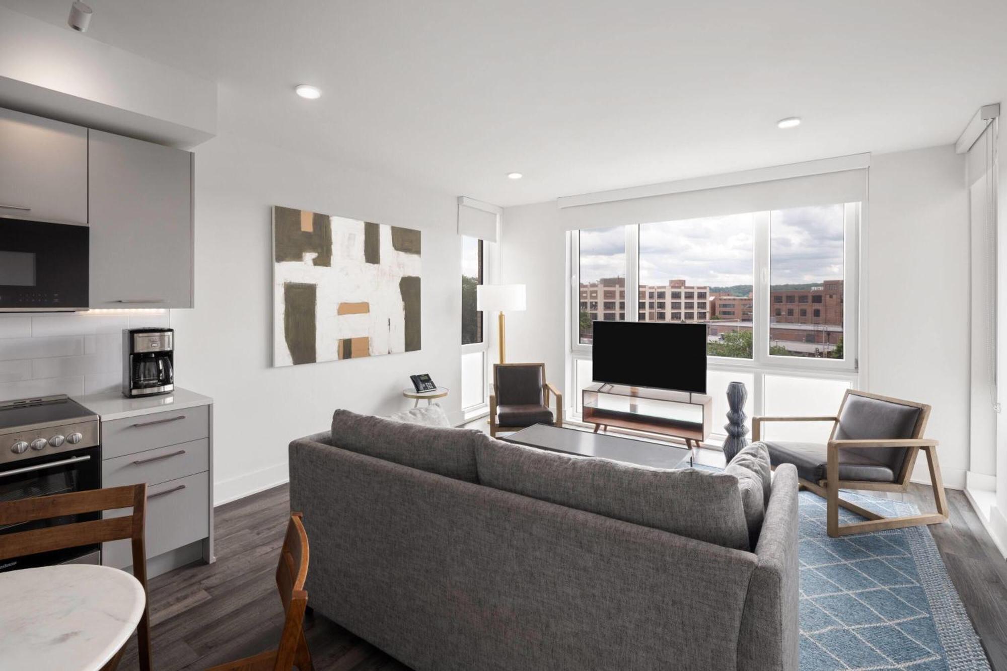 1 King Bed, 1-Bedroom Deluxe Apartment, Non-Smoking