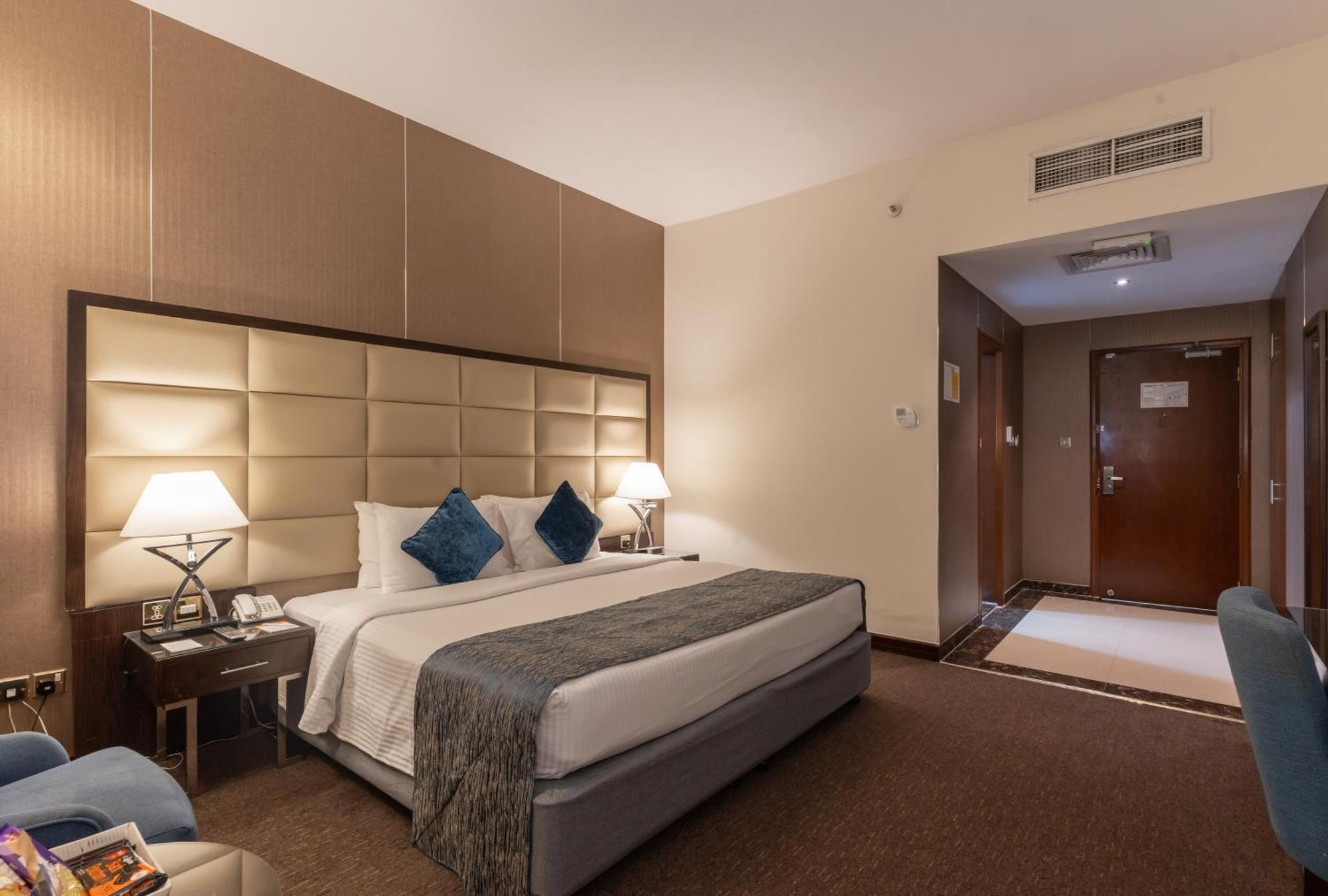 Chambre Lit Queen-Size Deluxe - Non-Fumeurs
