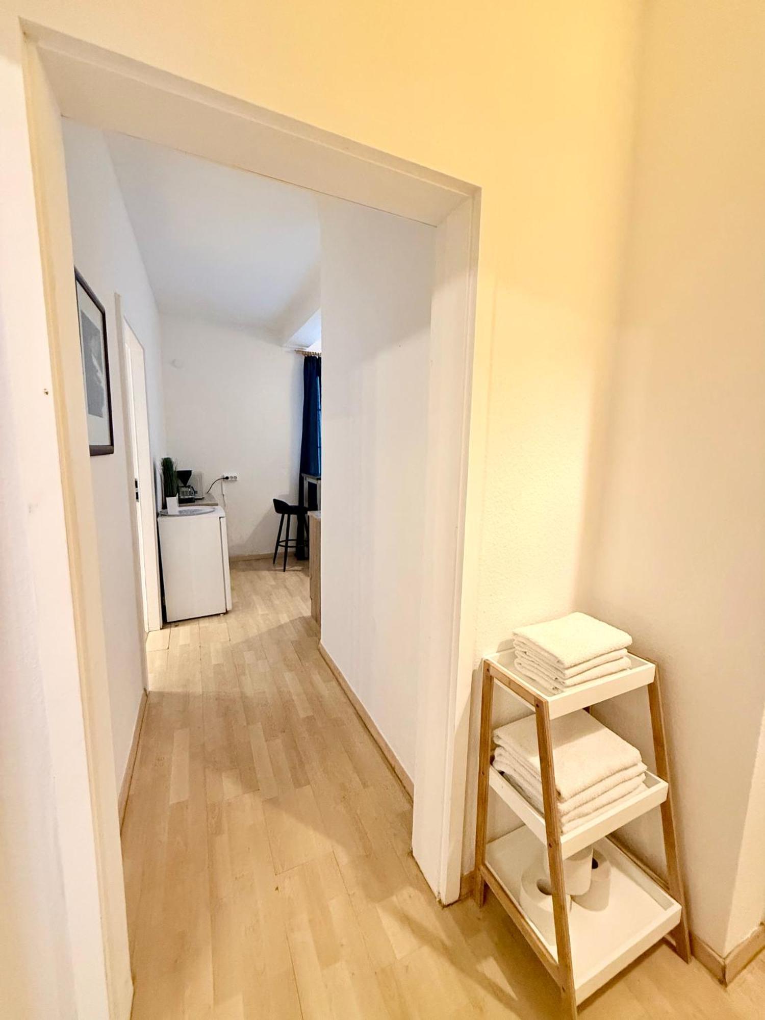 Standard Ferienwohnung – im Erdgeschoss ohne Rheinblick/Nachbarhaus