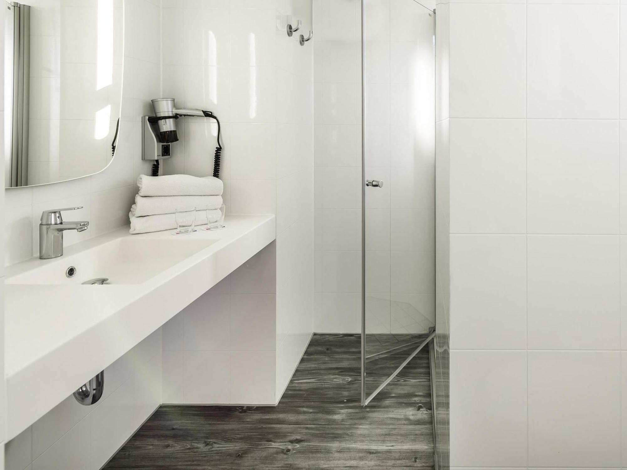 Superior Riverside Room - Wheelchair Accessible
