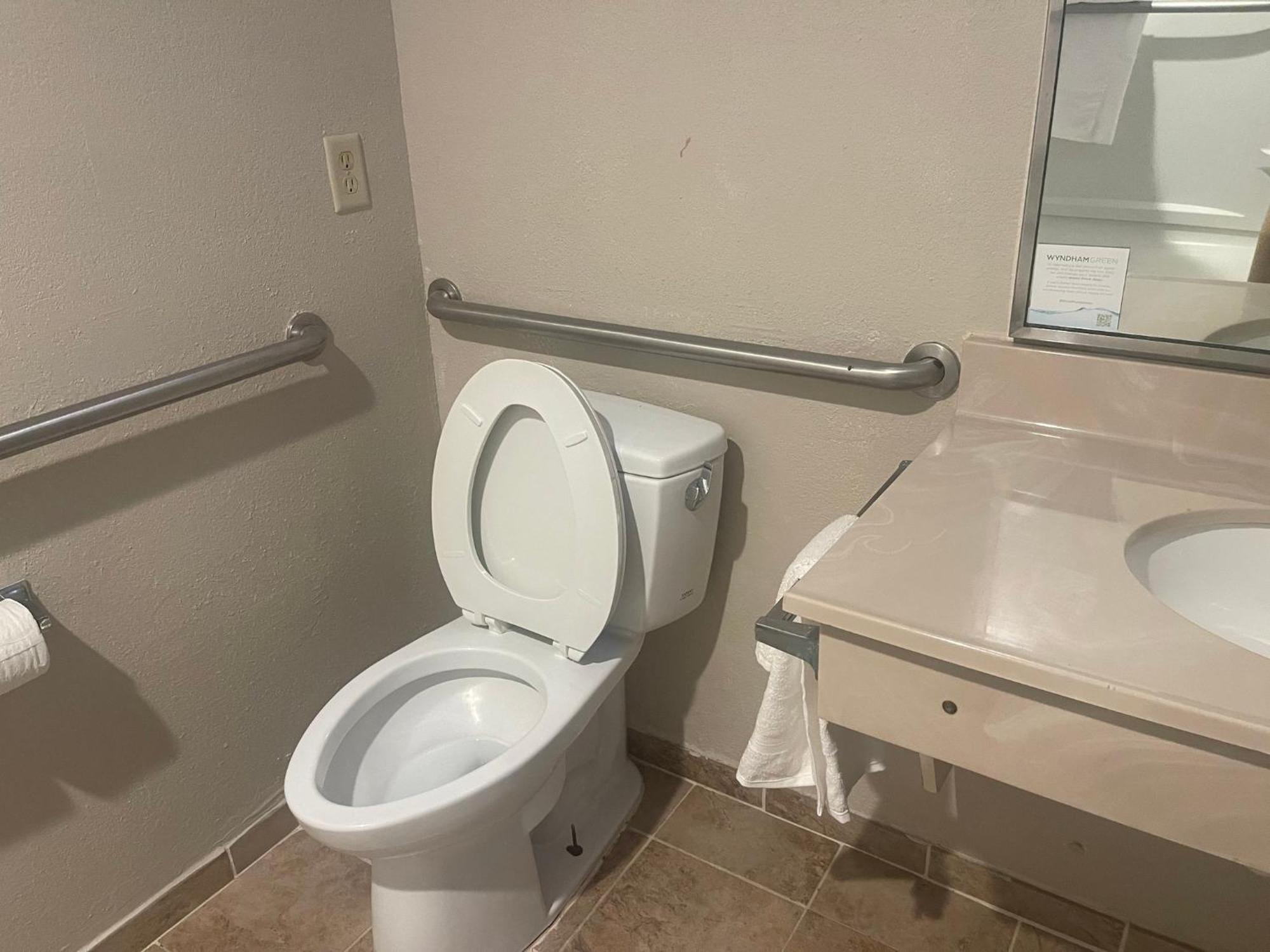 Deluxe King Room Disability Access Non-Smoking