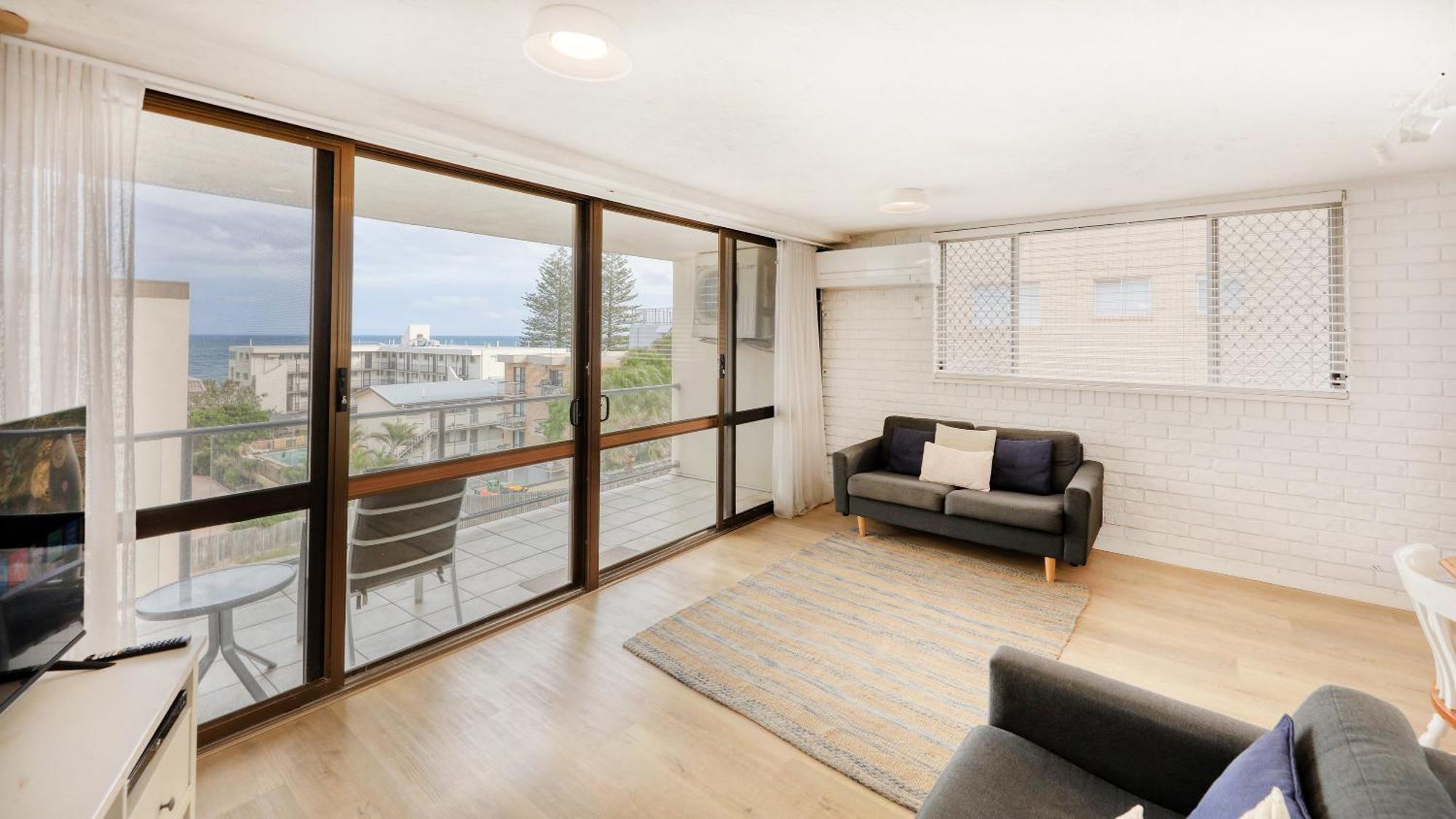 Standard Three-Bedroom Apartment Partial Ocean Views,1756524753:JPEG