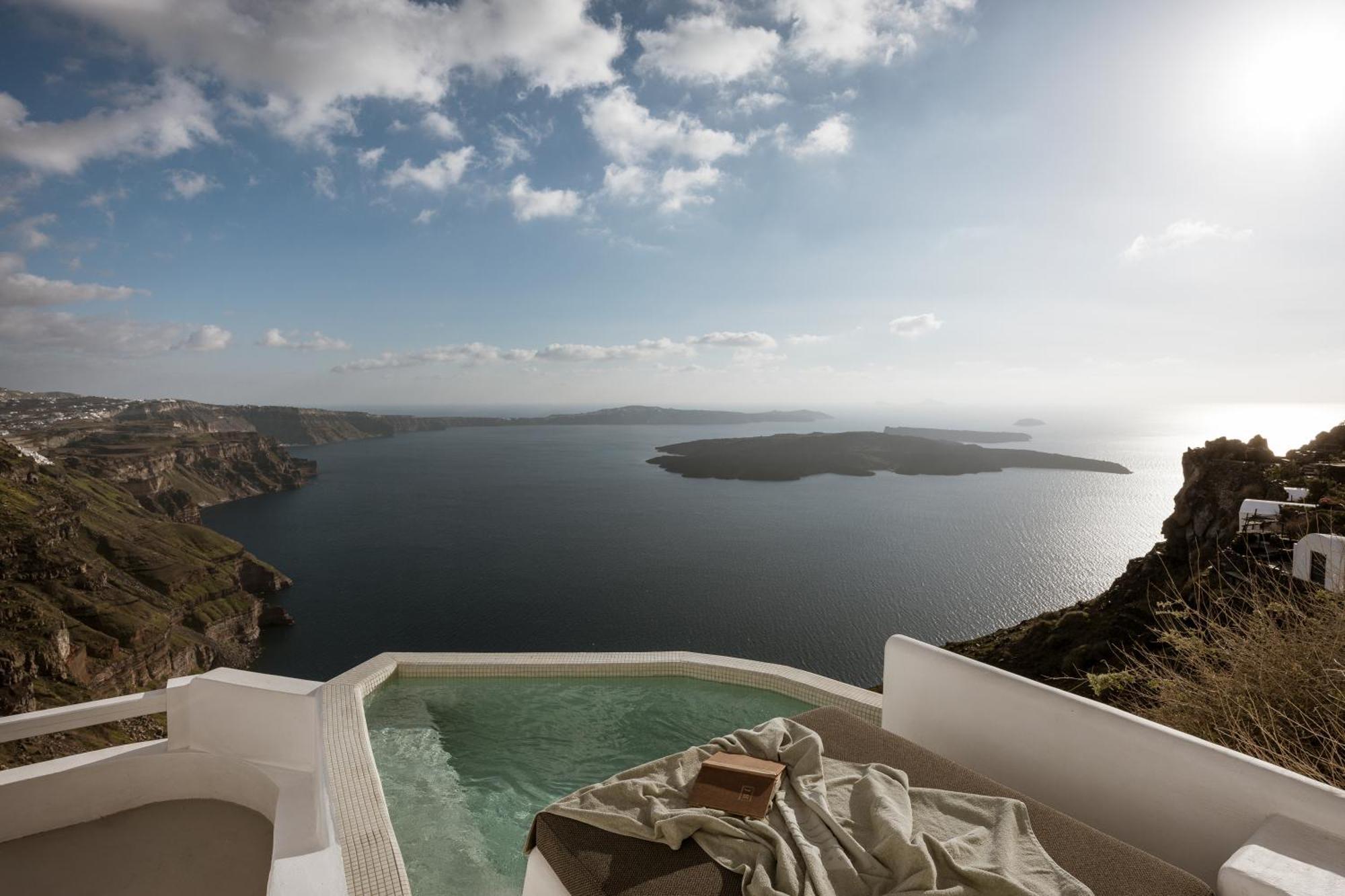 Suite Grand Aquarella con Vista Panoramica Caldera e Vasca Immersione ad Acqua Fredda all'Aperto