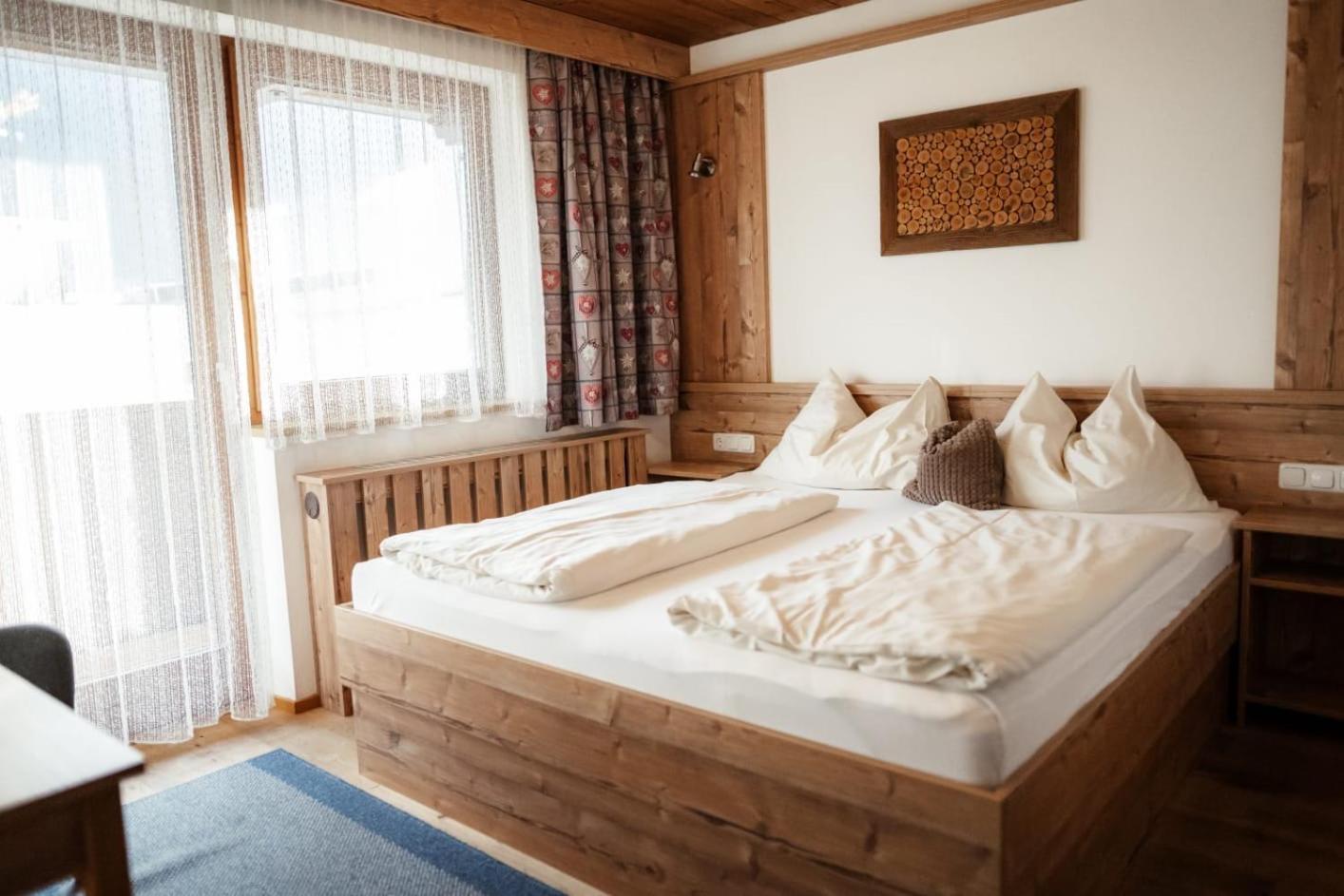 Double Room,1758436209:JPEG