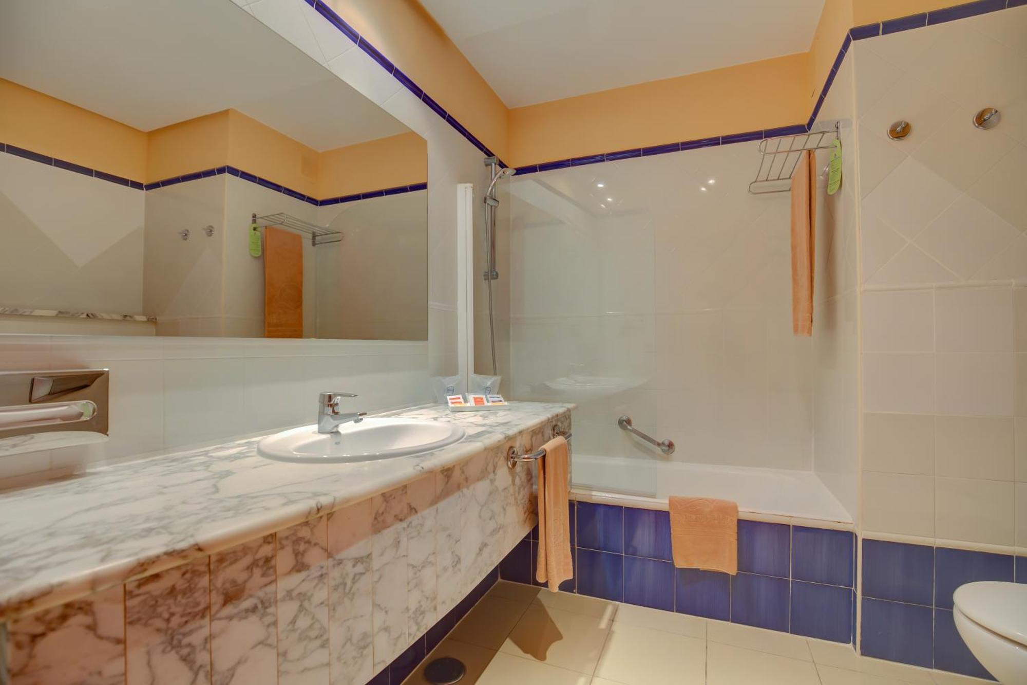 Double Room with Lateral Sea View,1765196221:JPEG