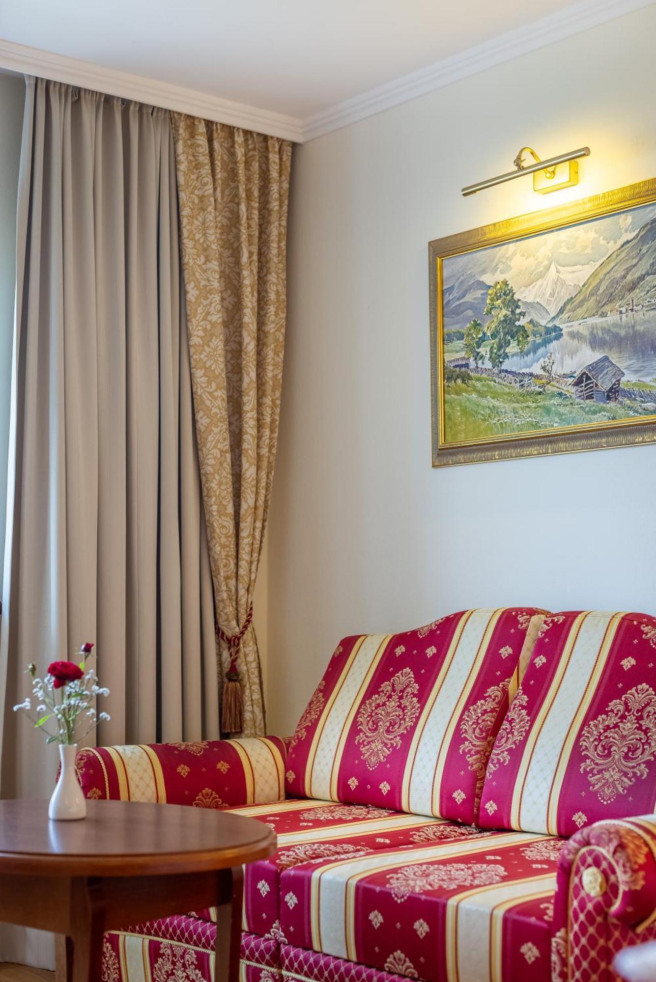 Junior Suite met Balkon en Uitzicht op het Meer