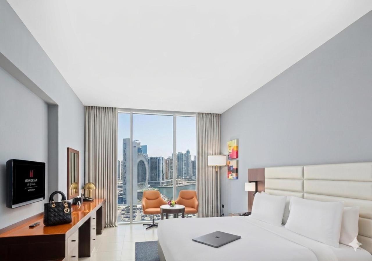 Chambre Classe Affaires avec Lit King-Size (Vue sur Canal)