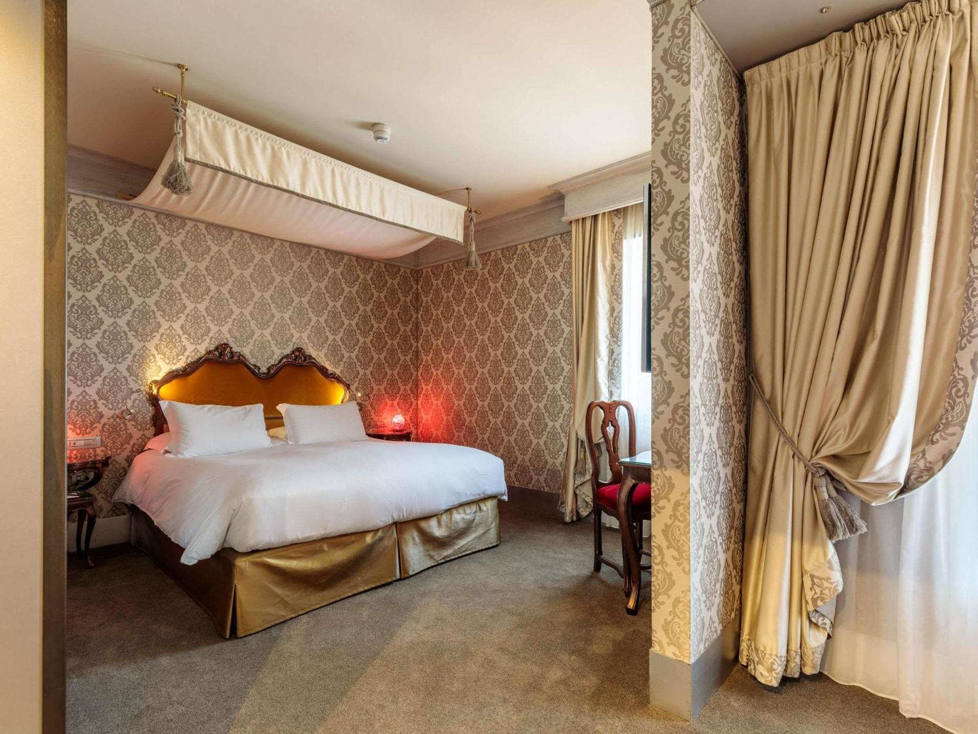 Deluxe Dreibettzimmer mit Kanalblick