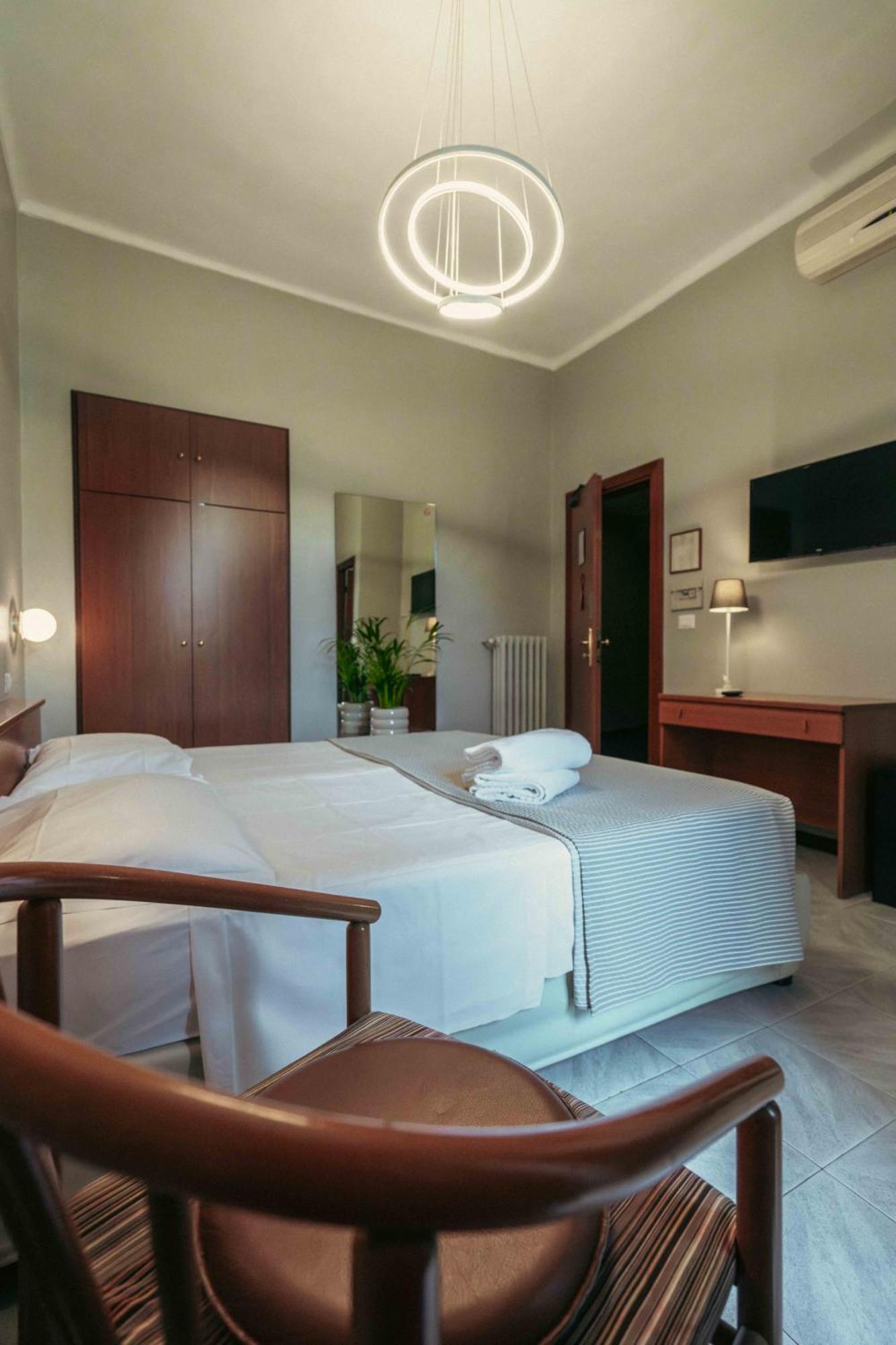 Twin Room,1773678347:JPEG