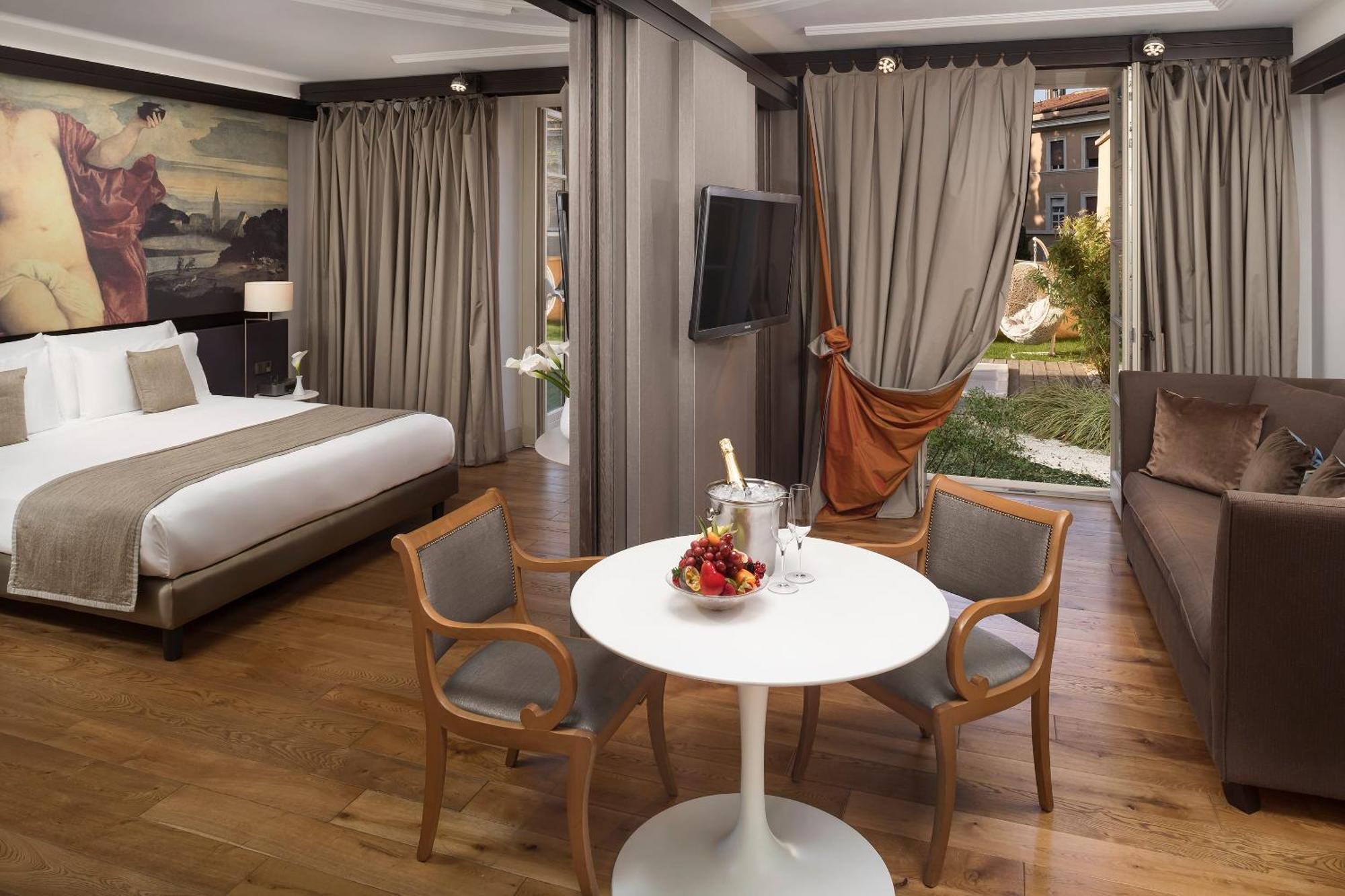 Garden Studio Apartment with Whirlpool & Spa Access