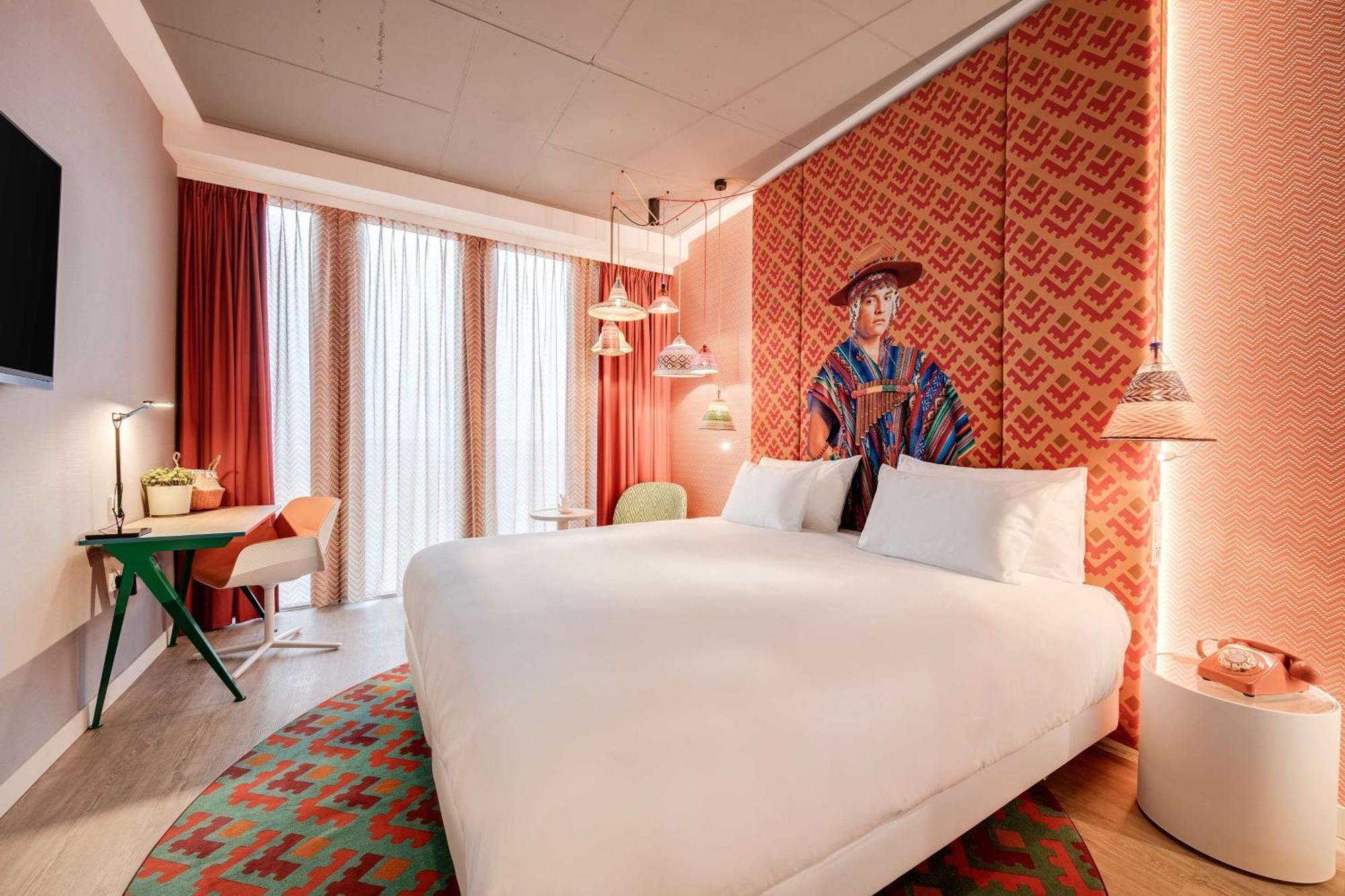 Quarto nhow com Cama de Casal ou 2 de Solteiro