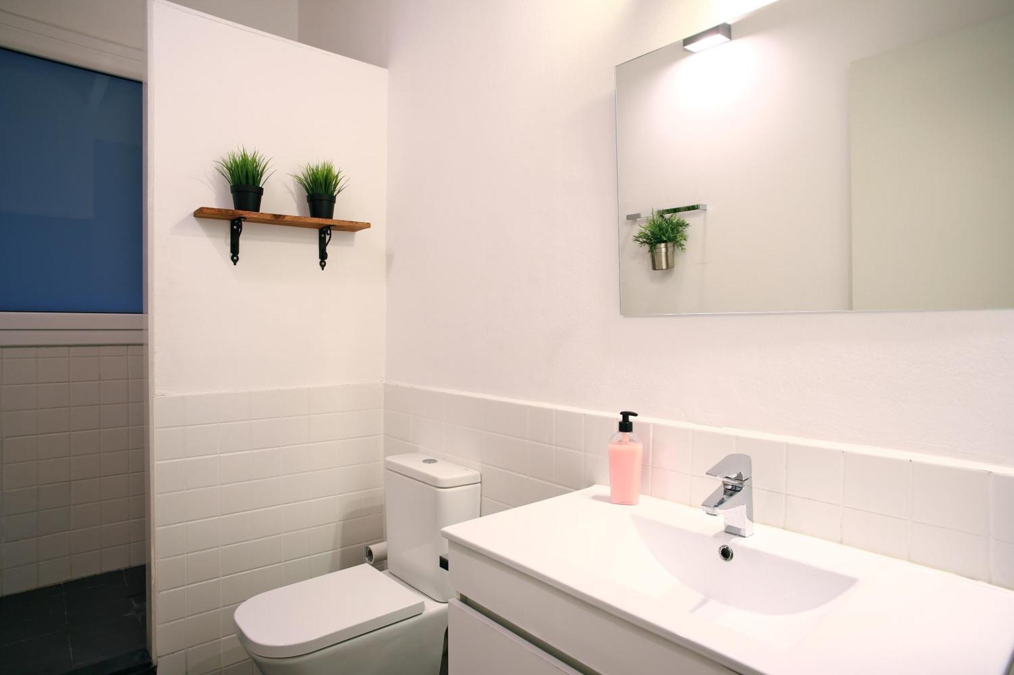 Quintuple Room with Shared Bathroom