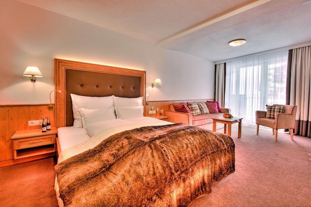Junior Suite,236843985:JPEG