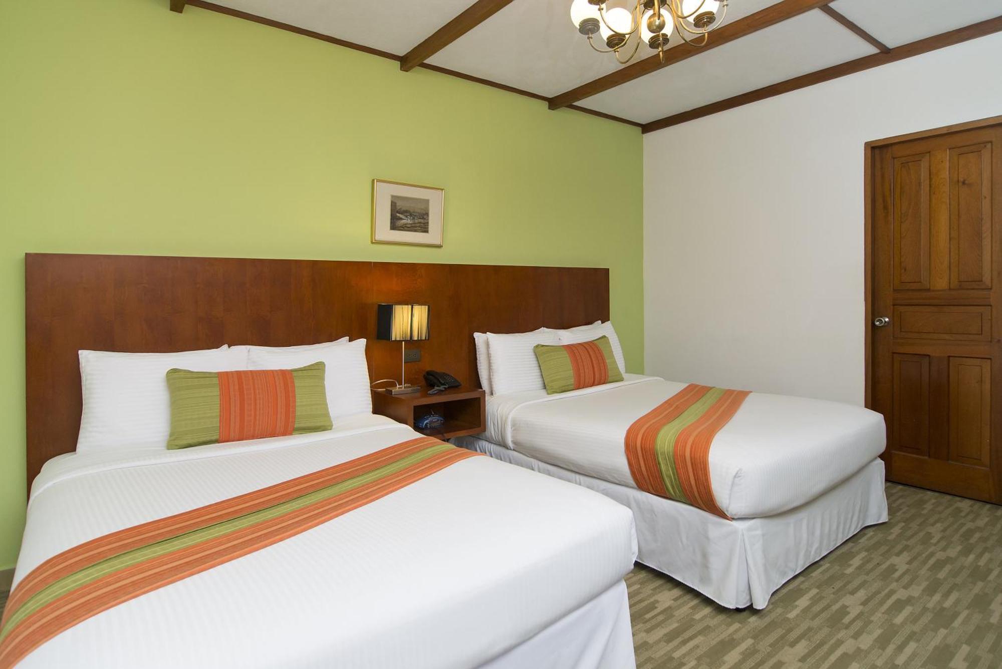 Deluxe Double Room with Two Queen Beds,451702989:JPEG
