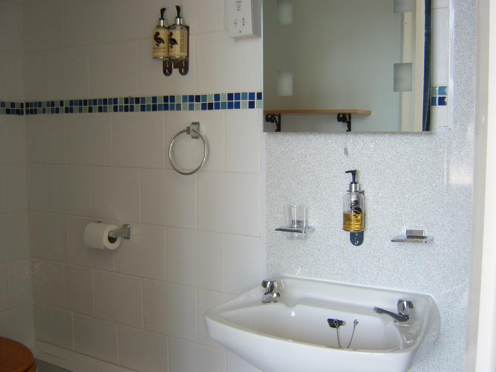 Twin Room with Shower,1106979408:JPEG