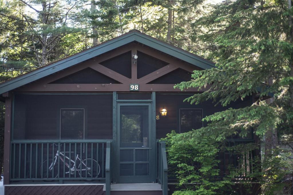 Queen Cabin