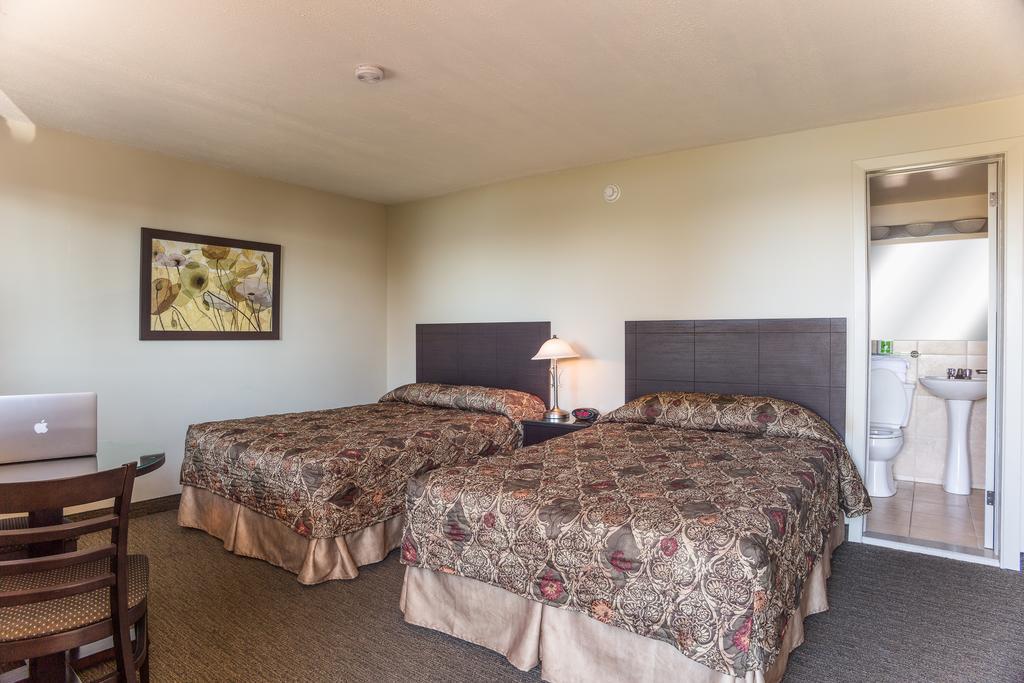 Double Room with 2 Double Beds - Non-Smoking