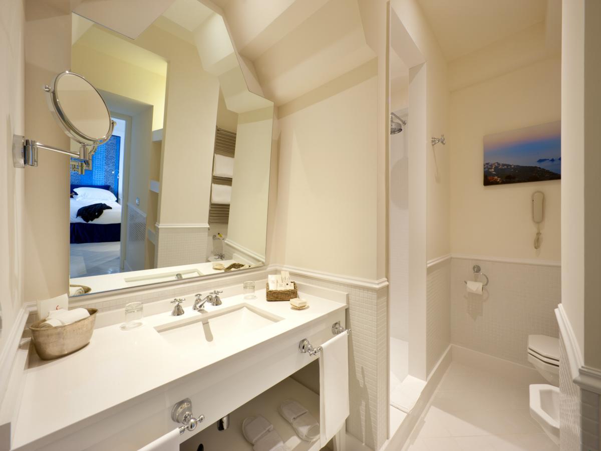 Standard Double Room with Sea View and Balcony