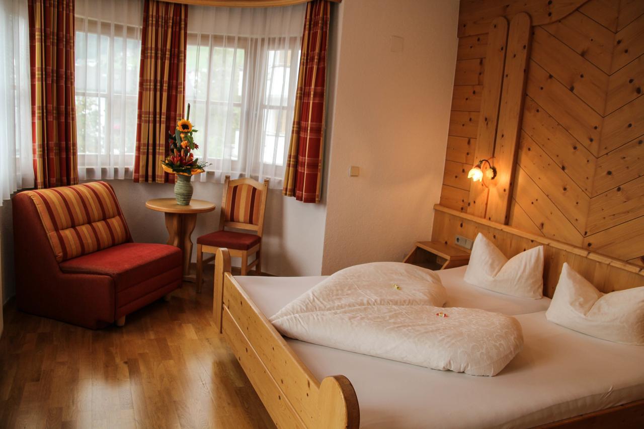 Doppelzimmer mit Balkon