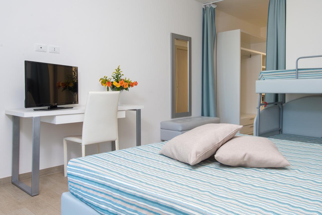 Dreibettzimmer mit Balkon