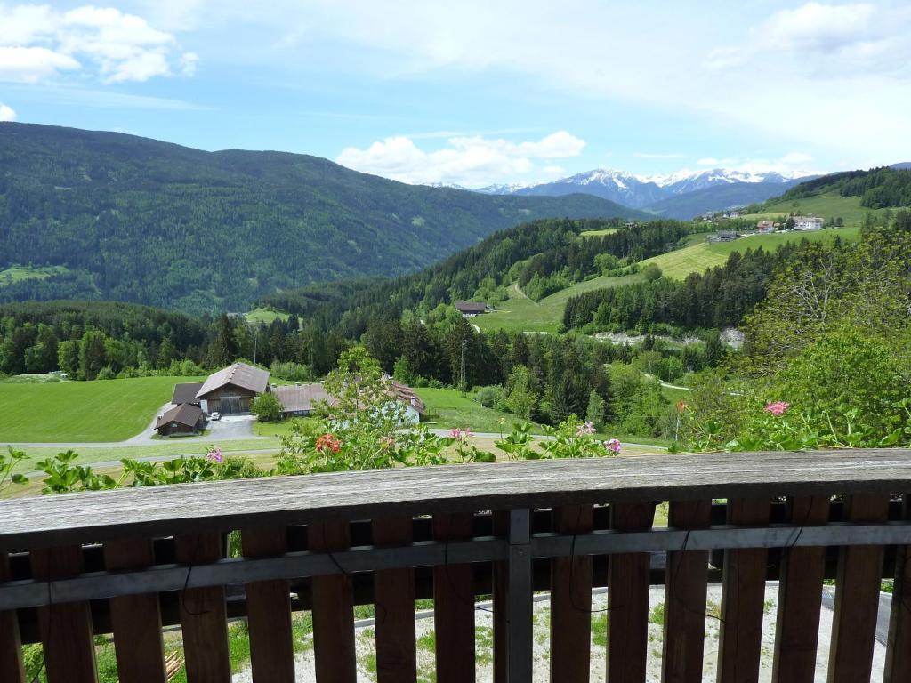 Appartamento con 1 Camera da Letto, Balcone e Vista Montagna
