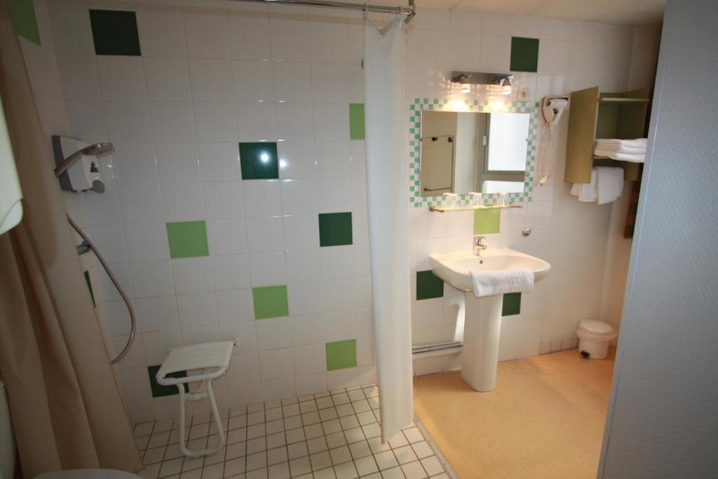 Standard Single Room,1771709050:JPEG