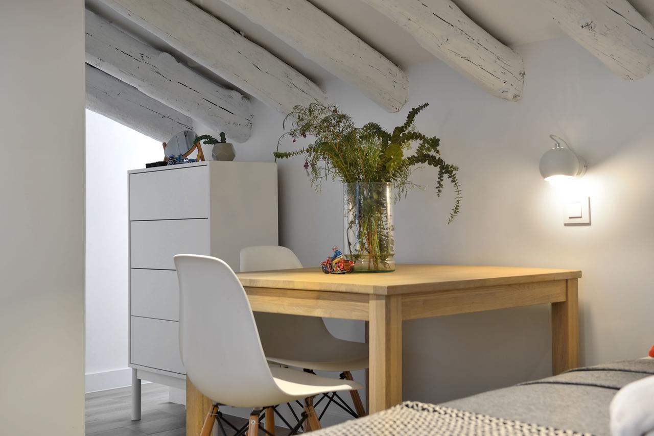 Studio Apartment,605115732:JPEG