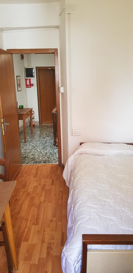 Habitación Individual Estándar con baño compartido