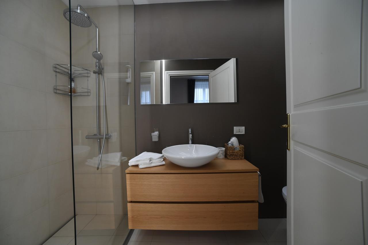 Double or Twin Room Private Bathroom,642402249:JPEG