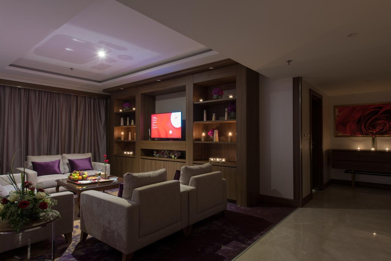 3 King Beds Royal Suite