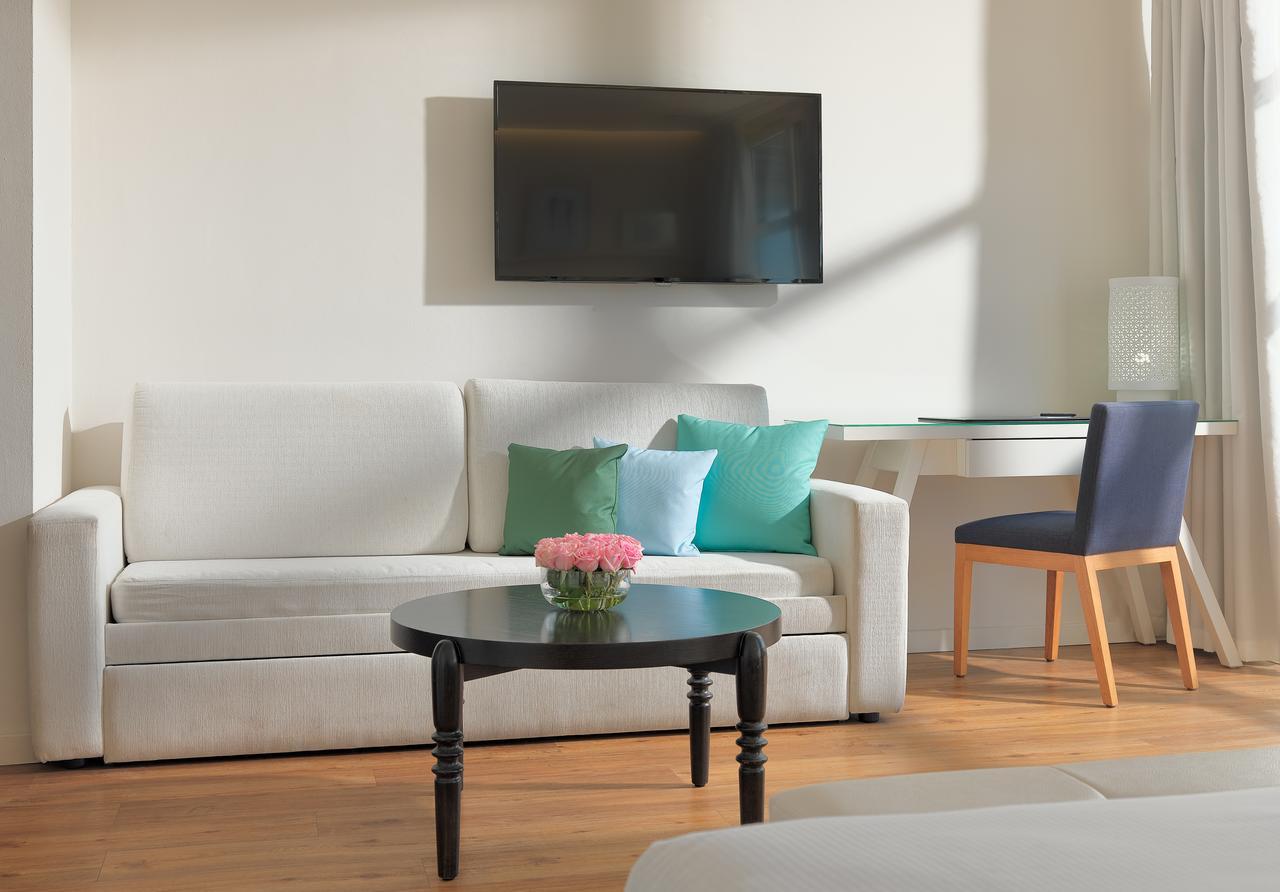 Double or Twin Room (2 Adults)